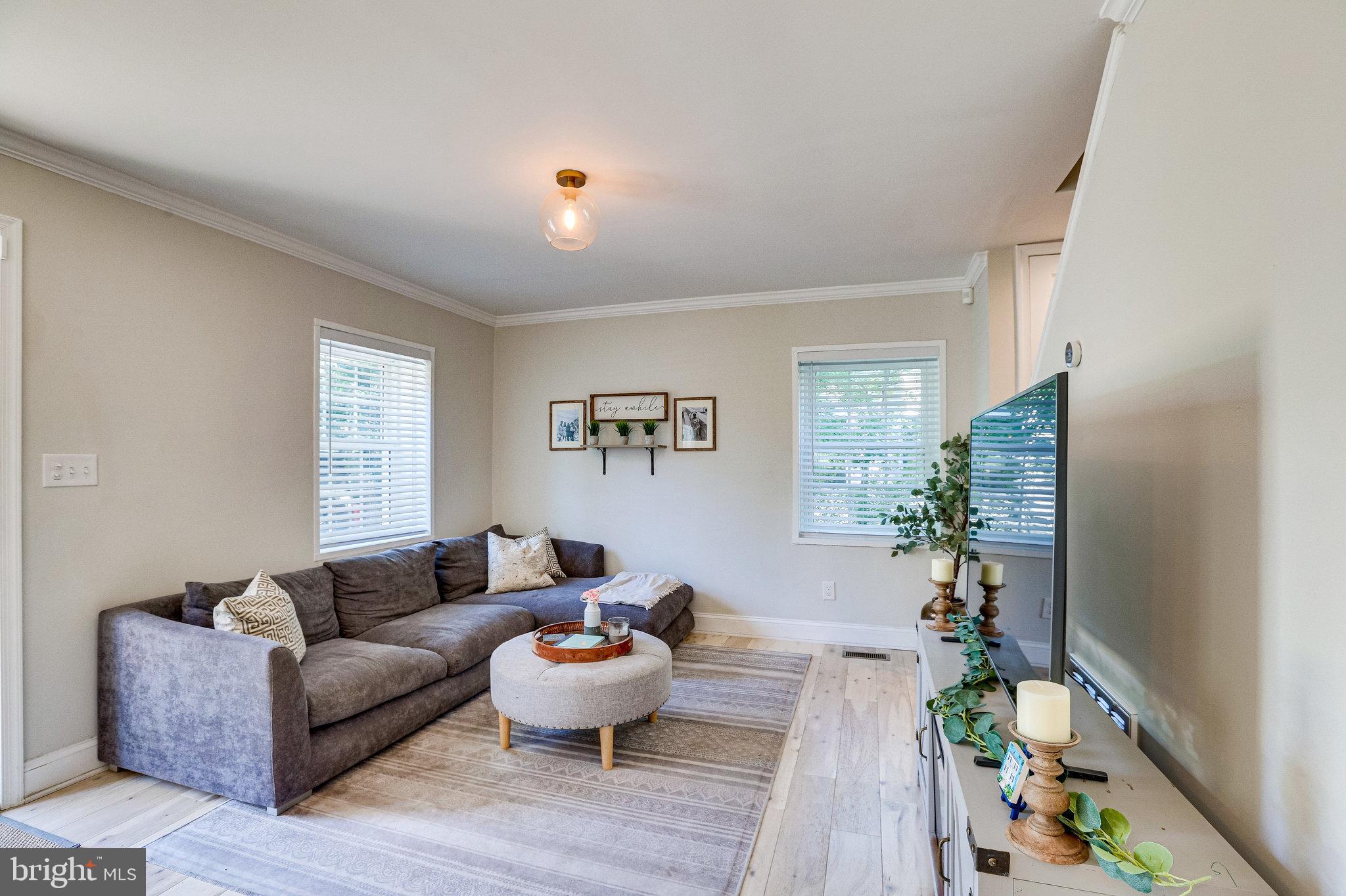 COLUMBIA FOREST - Residential Lease