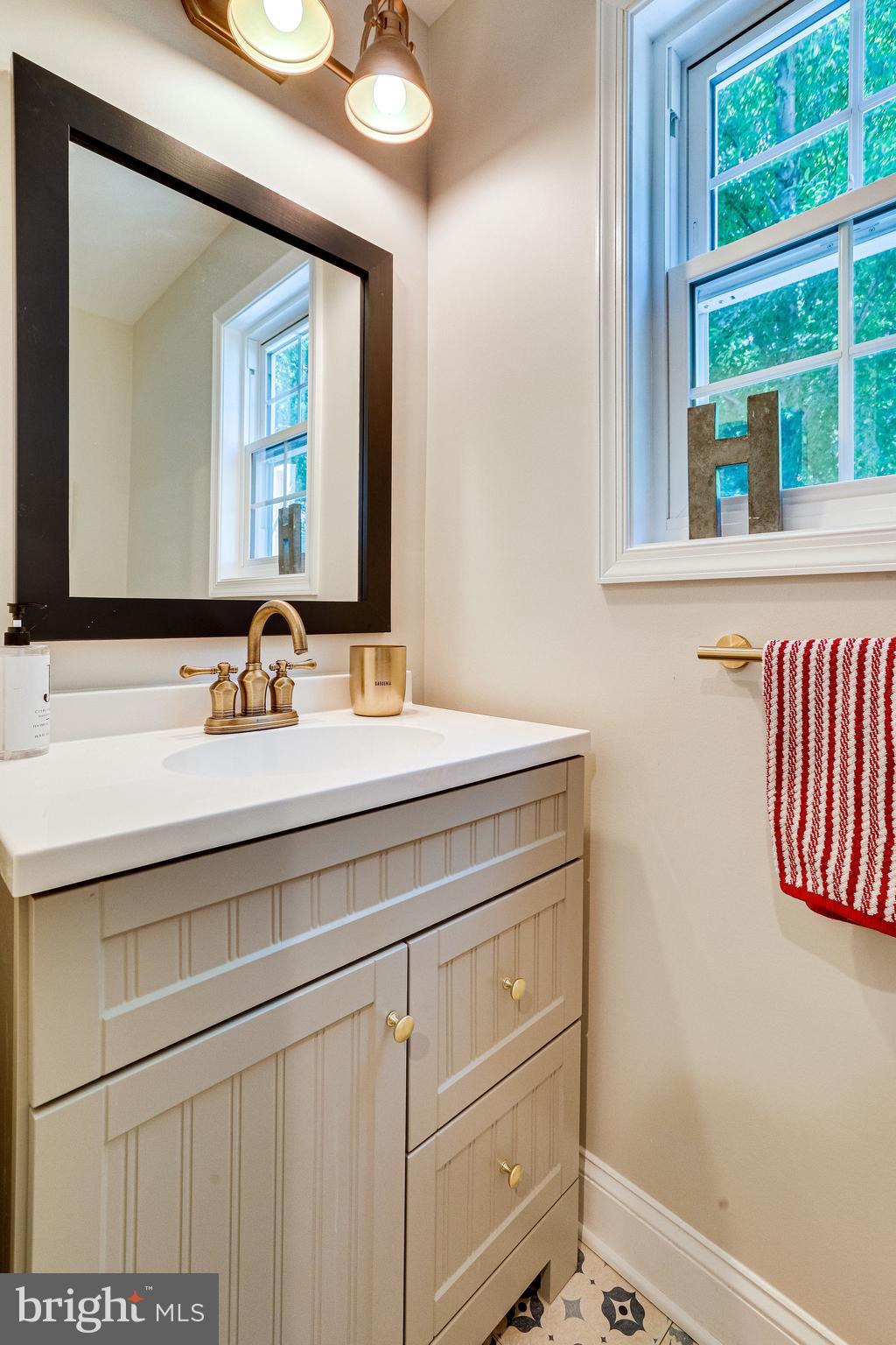 COLUMBIA FOREST - Residential Lease