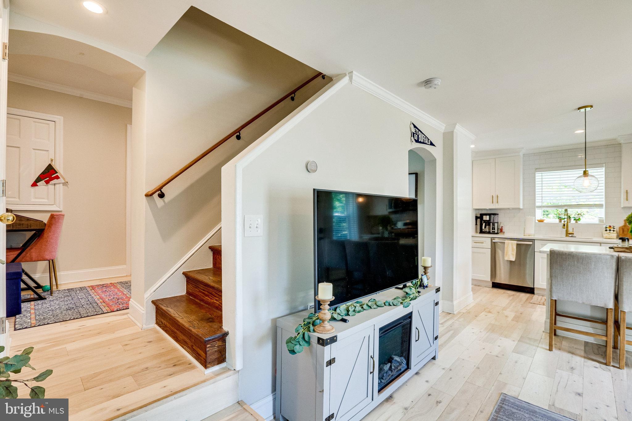 COLUMBIA FOREST - Residential Lease