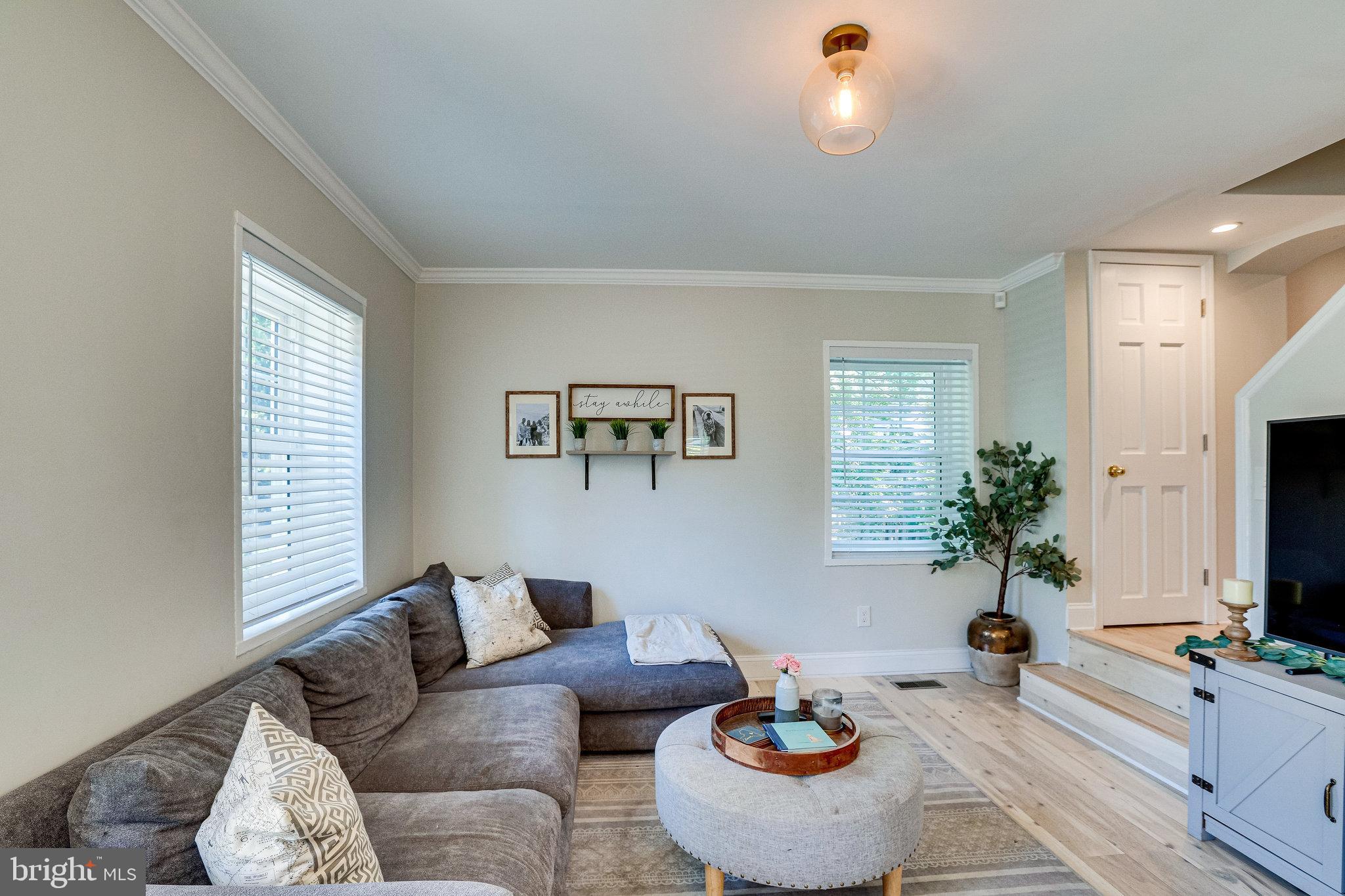 COLUMBIA FOREST - Residential Lease