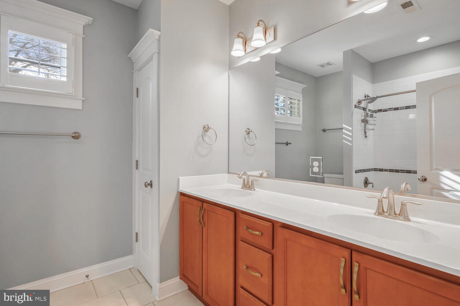 LACEY FOREST - Residential Lease