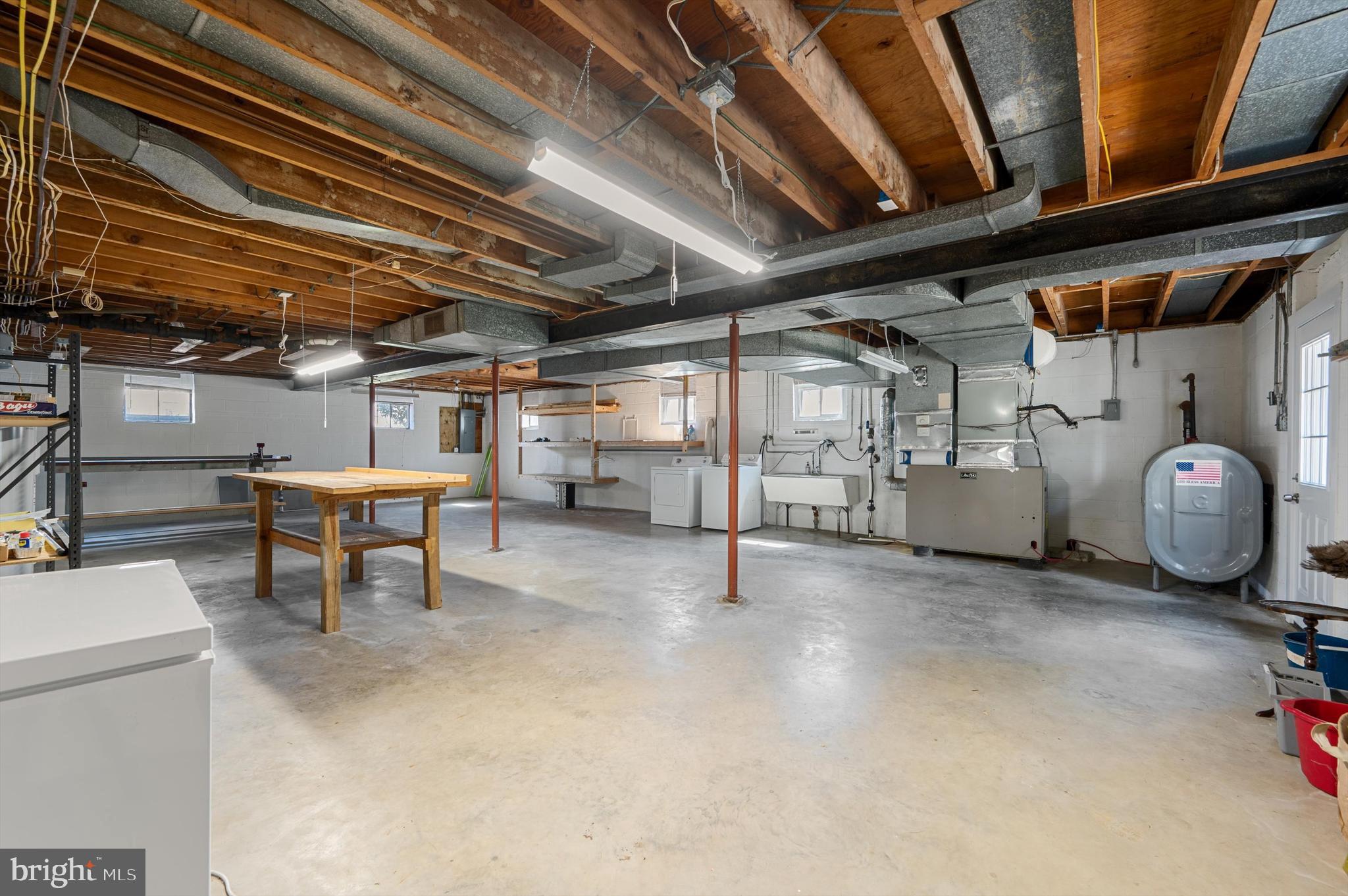 CROWN ESTATES - Residential