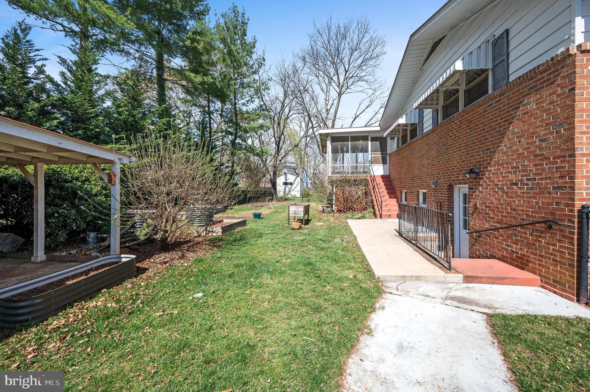 CROWN ESTATES - Residential