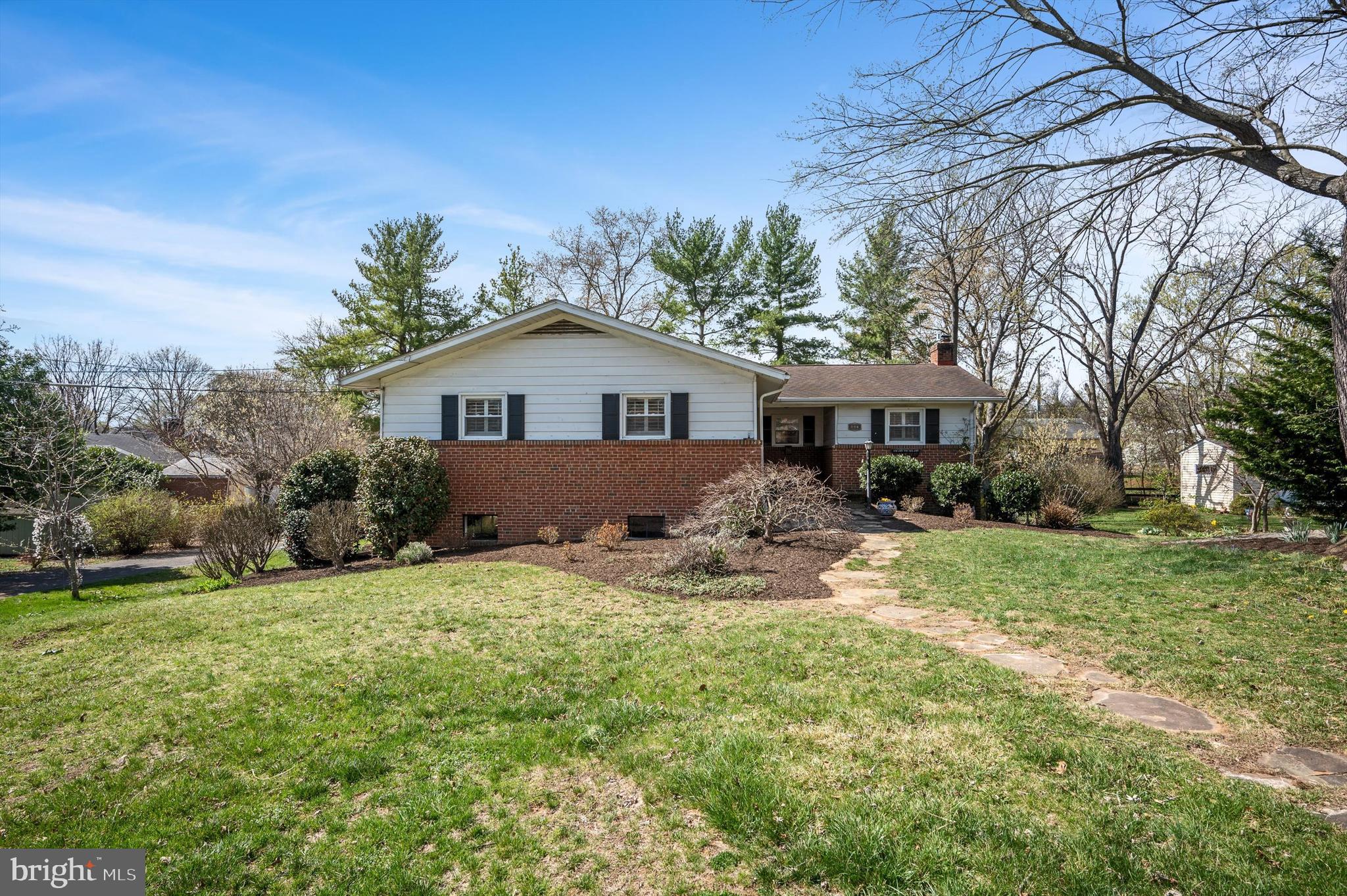 CROWN ESTATES - Residential