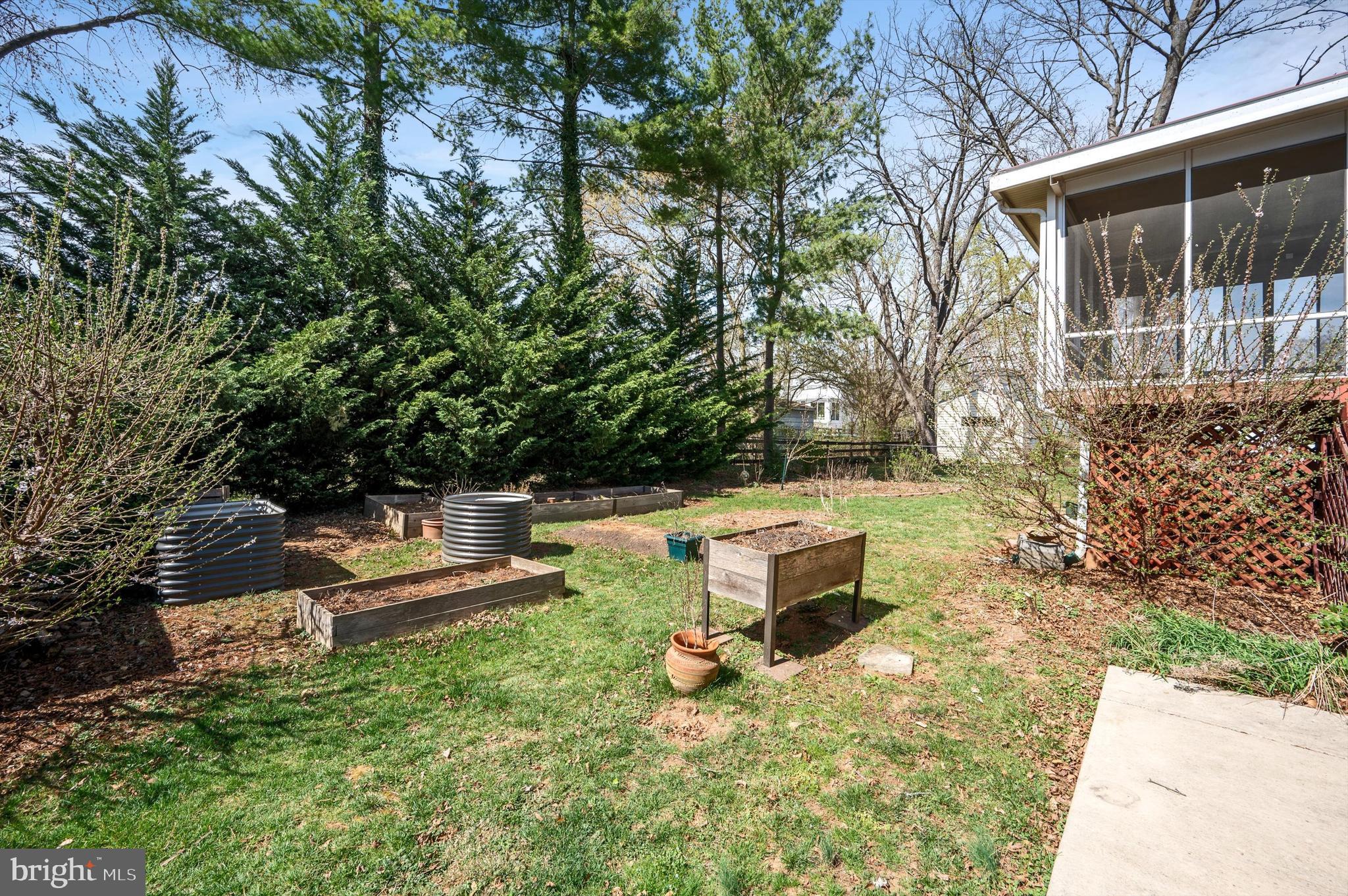 CROWN ESTATES - Residential