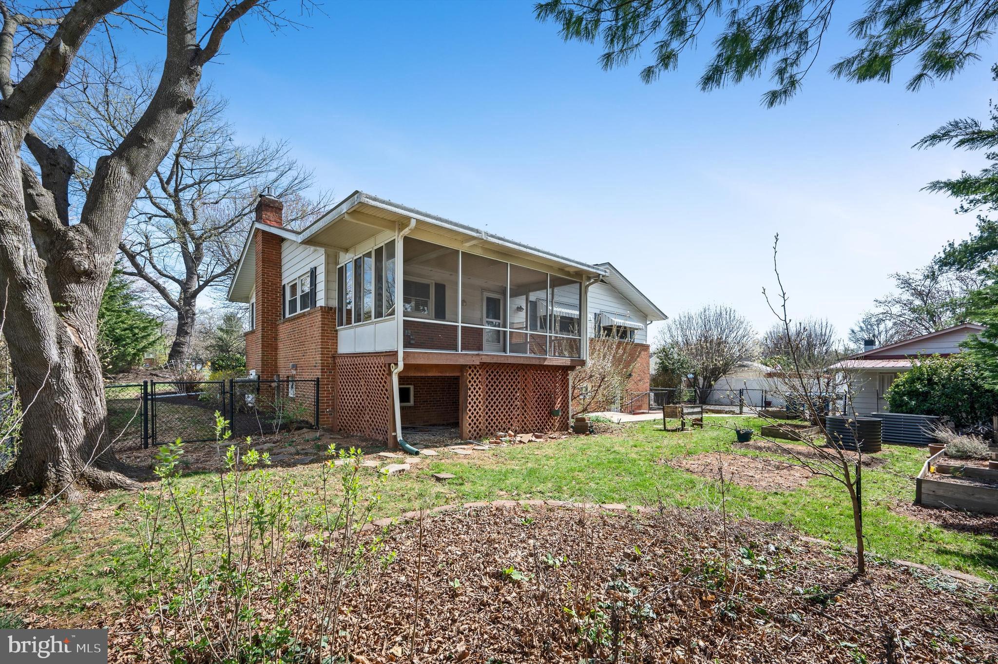 CROWN ESTATES - Residential