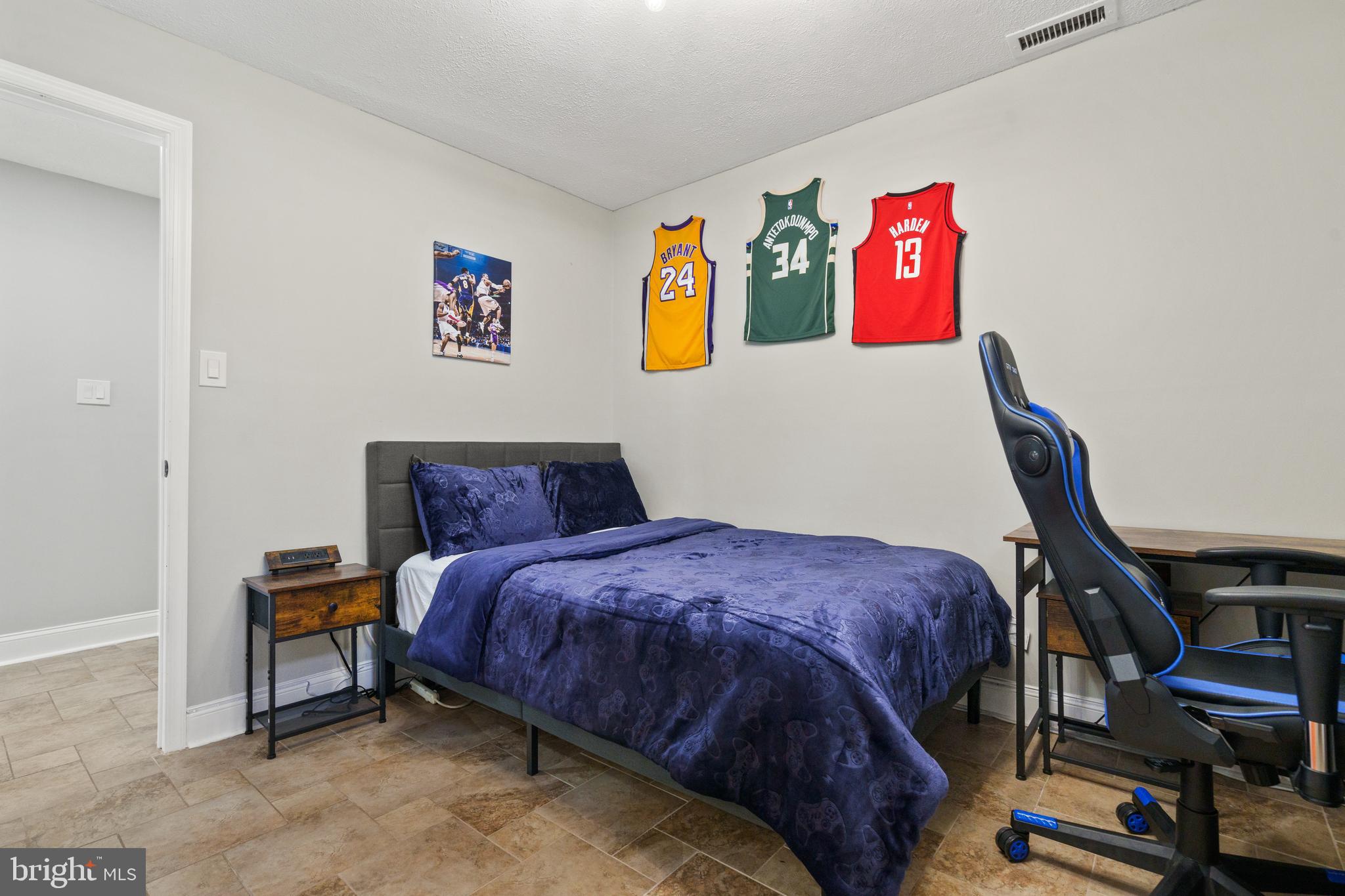 CARDINAL GLEN - Residential