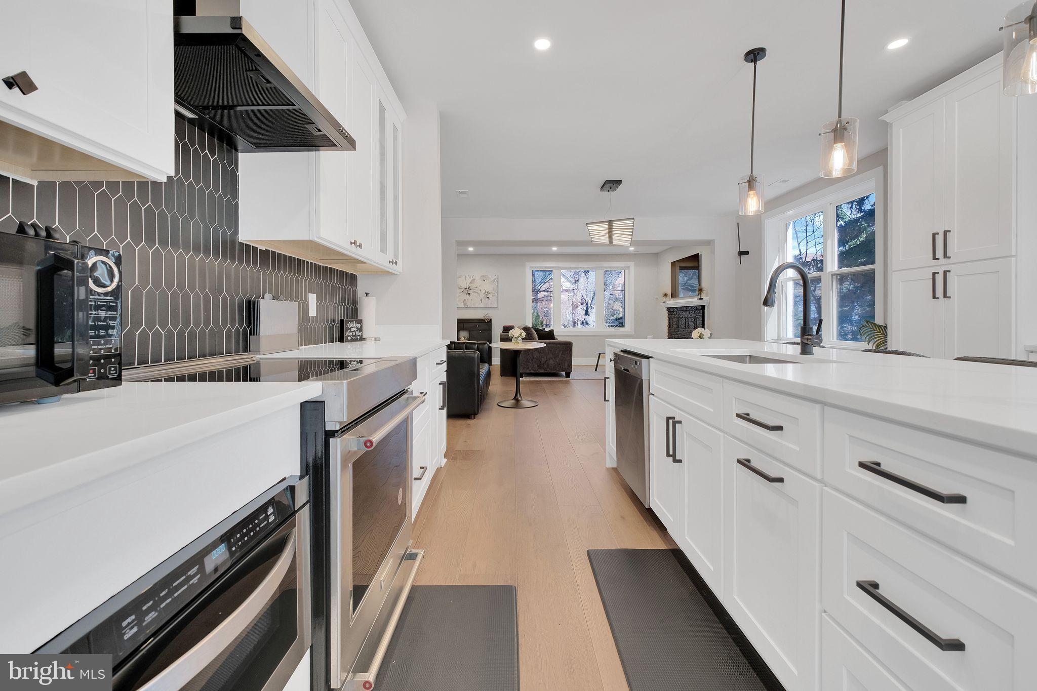 3811 SUITLAND ROAD SE