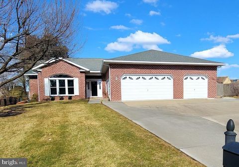 720 CRESSON DRIVE CHAMBERSBURG PA 17202