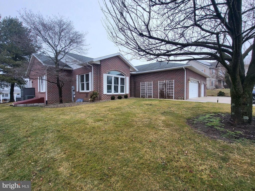 Photo of 720 Cresson Drive, CHAMBERSBURG, PA 17202 (MLS # PAFL2033064)