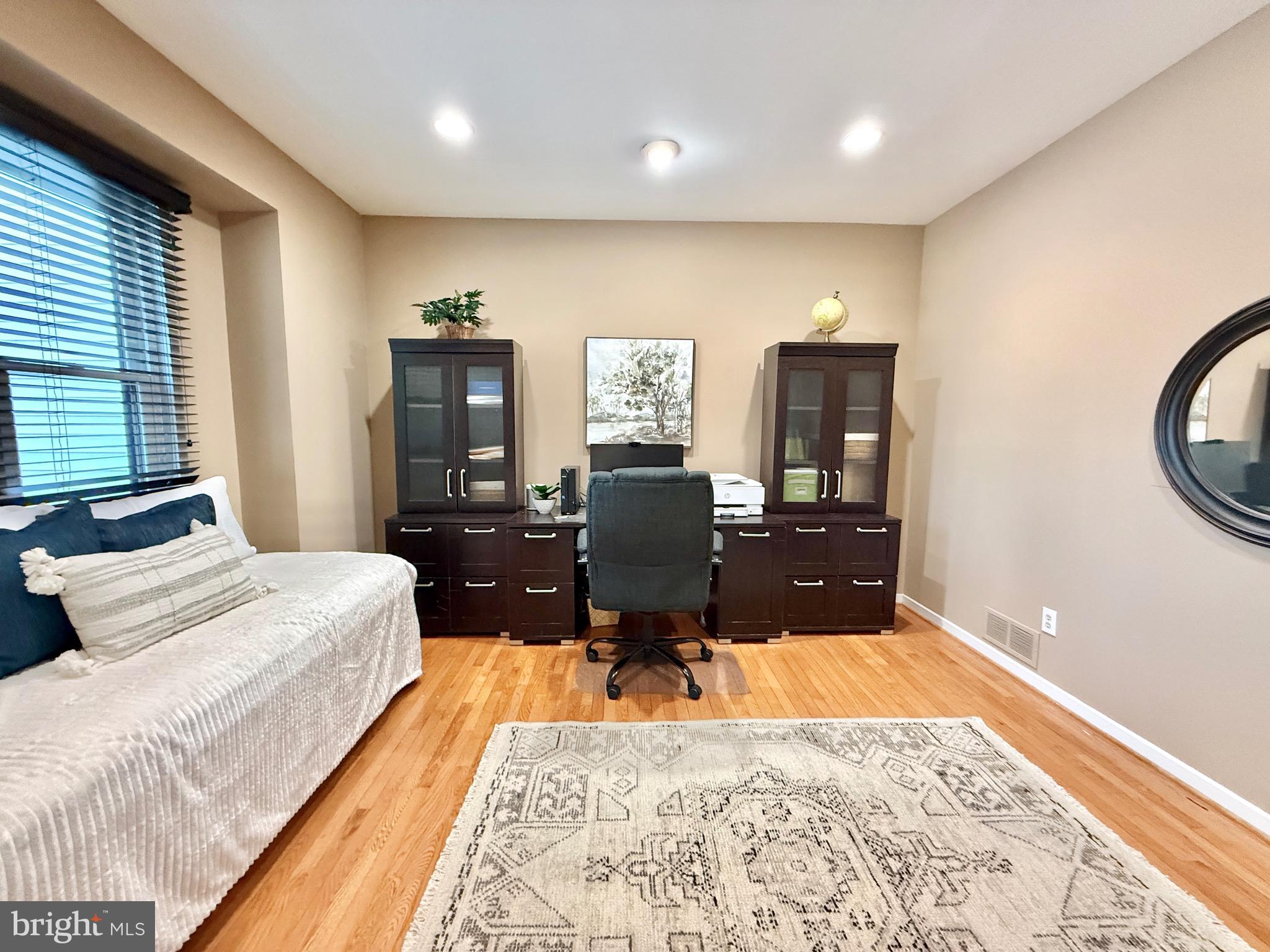 HILLS AT NORTHAMPT - Residential