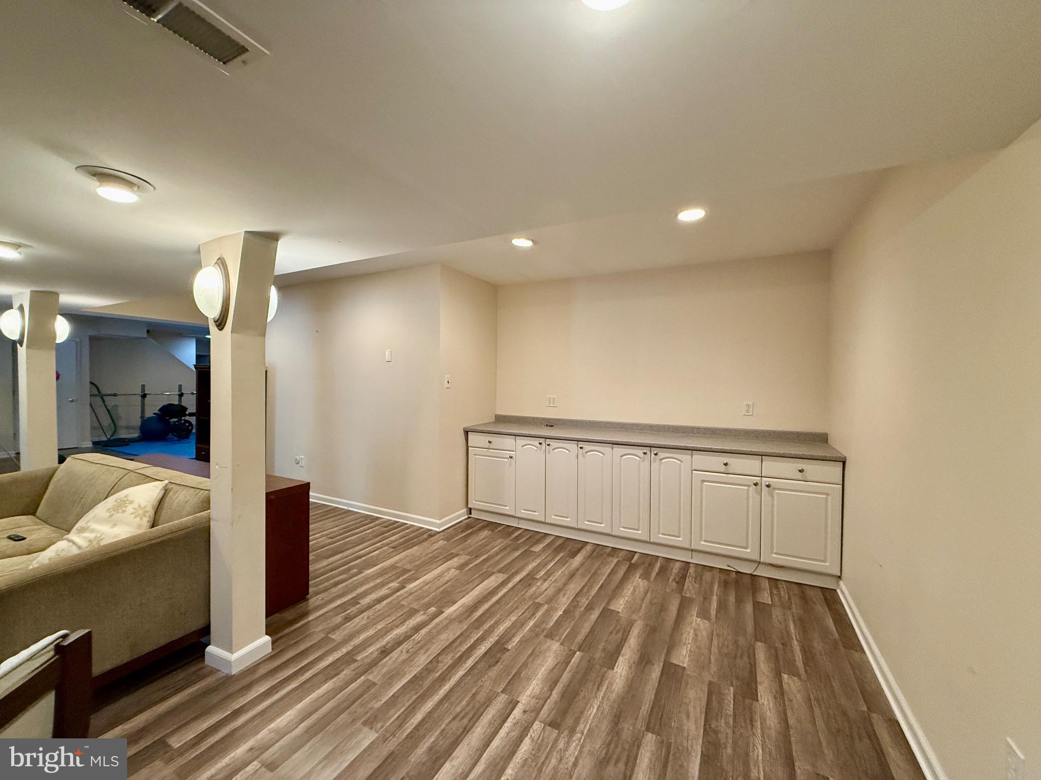 HILLS AT NORTHAMPT - Residential