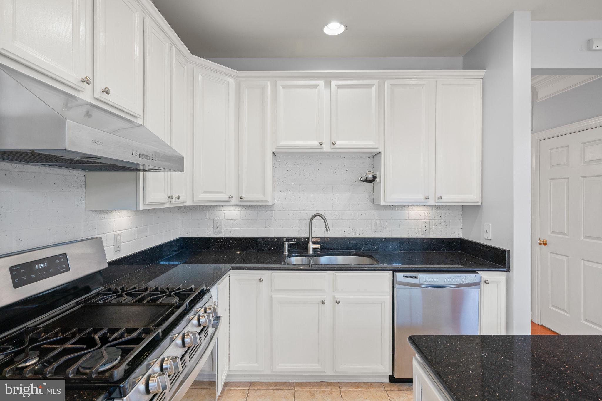 LAUREL CREST - Residential Lease