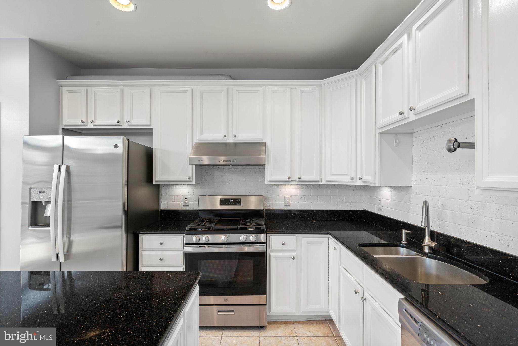 LAUREL CREST - Residential Lease