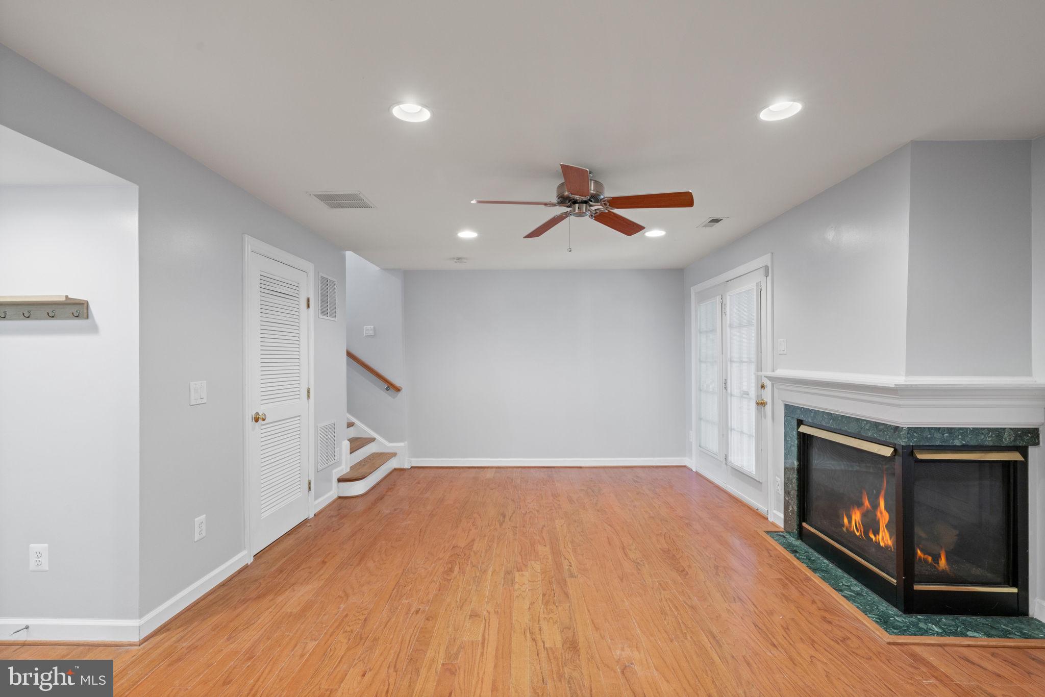 LAUREL CREST - Residential Lease