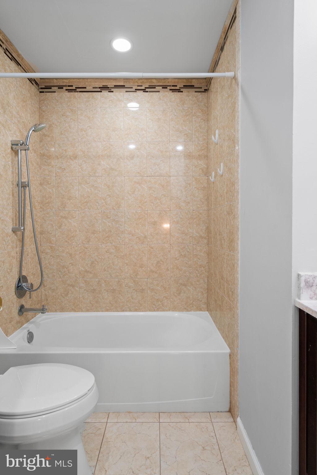 LAUREL CREST - Residential Lease