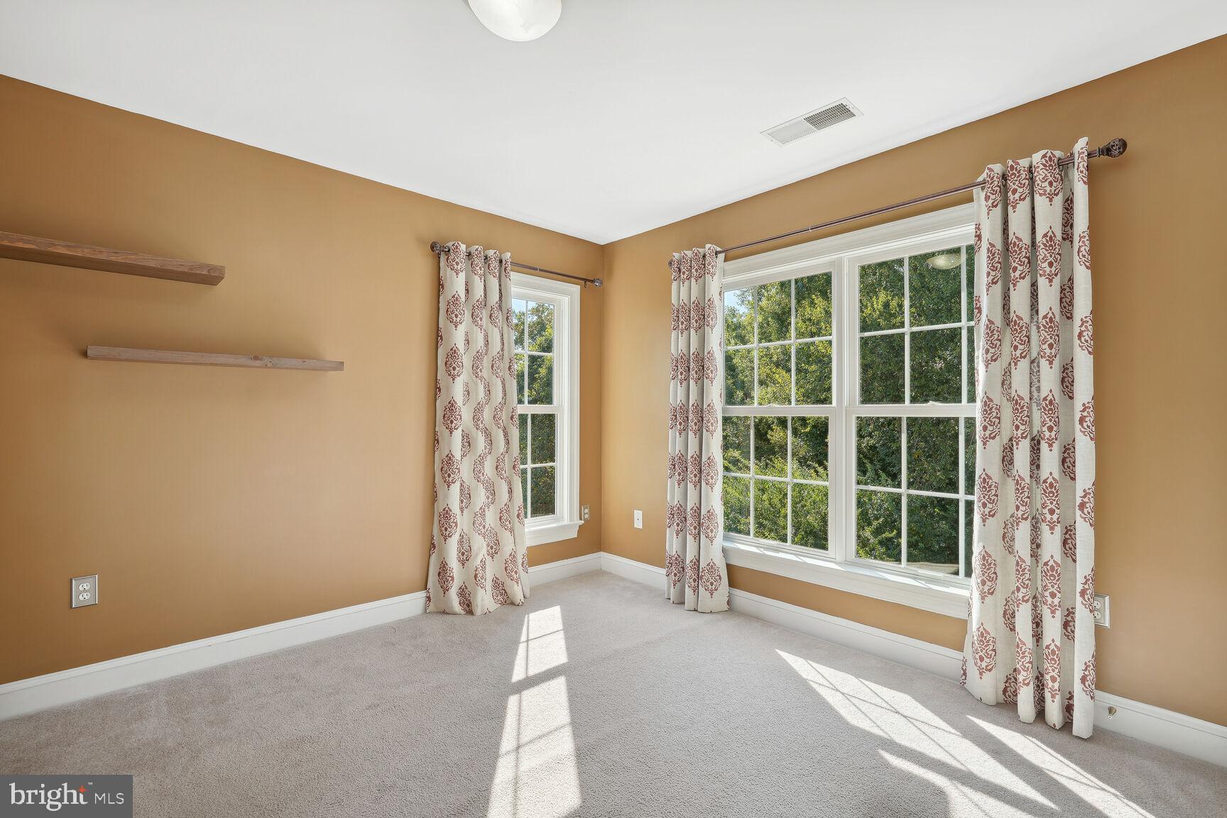 ROCK SPRING - Residential