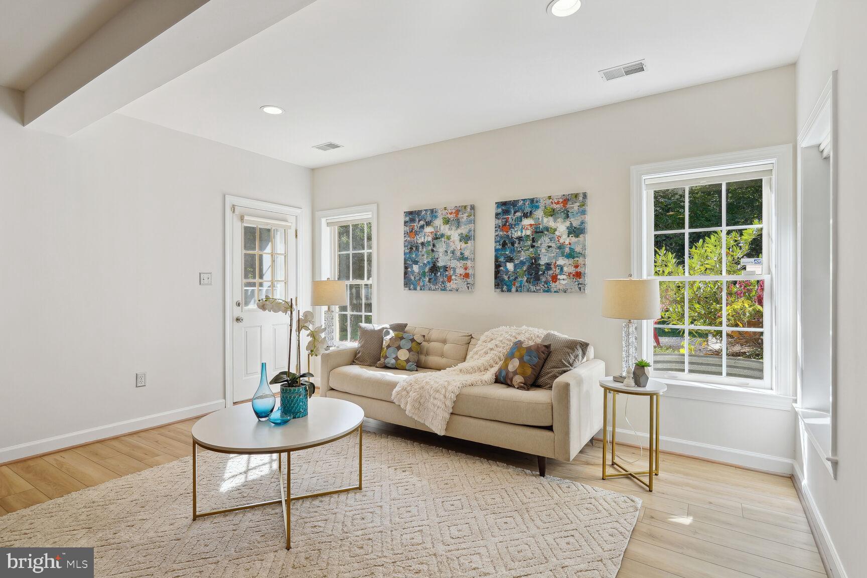 ROCK SPRING - Residential