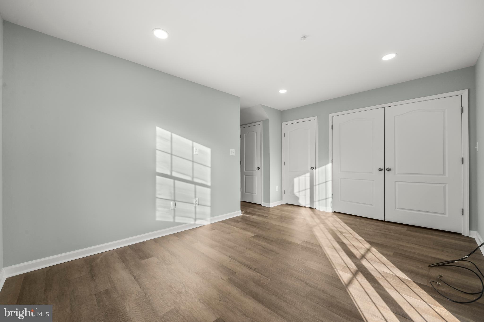 SHEFFIELD/FAIRWAY VILLAGE - Residential