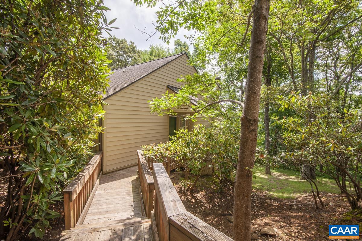 634 WHITE OAK CONDOS