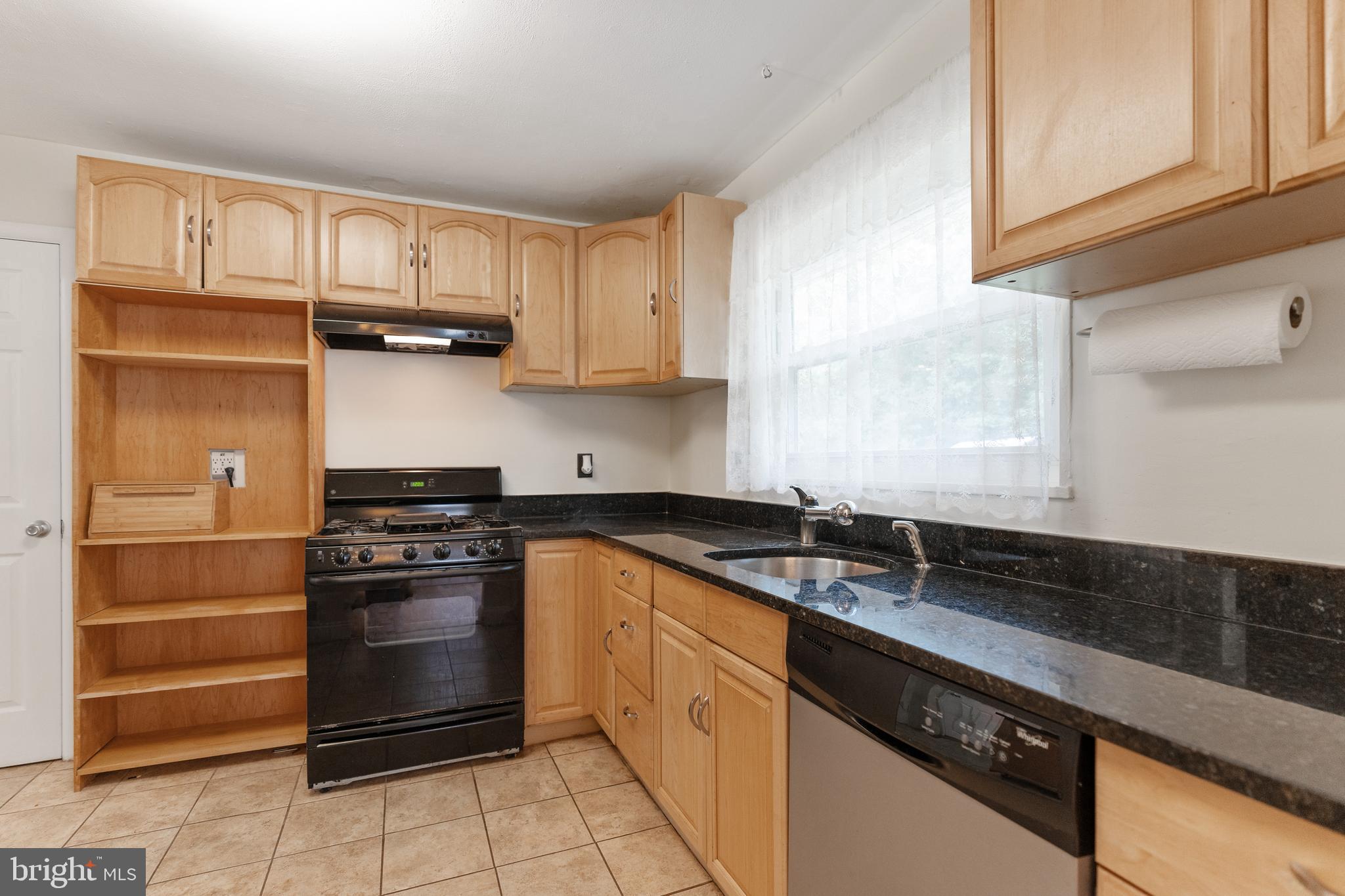 RIVERDALE WOODS - Residential Lease