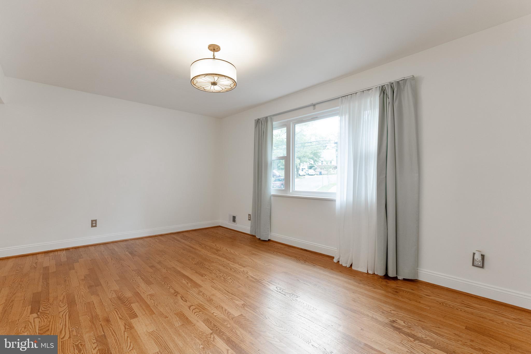 RIVERDALE WOODS - Residential Lease