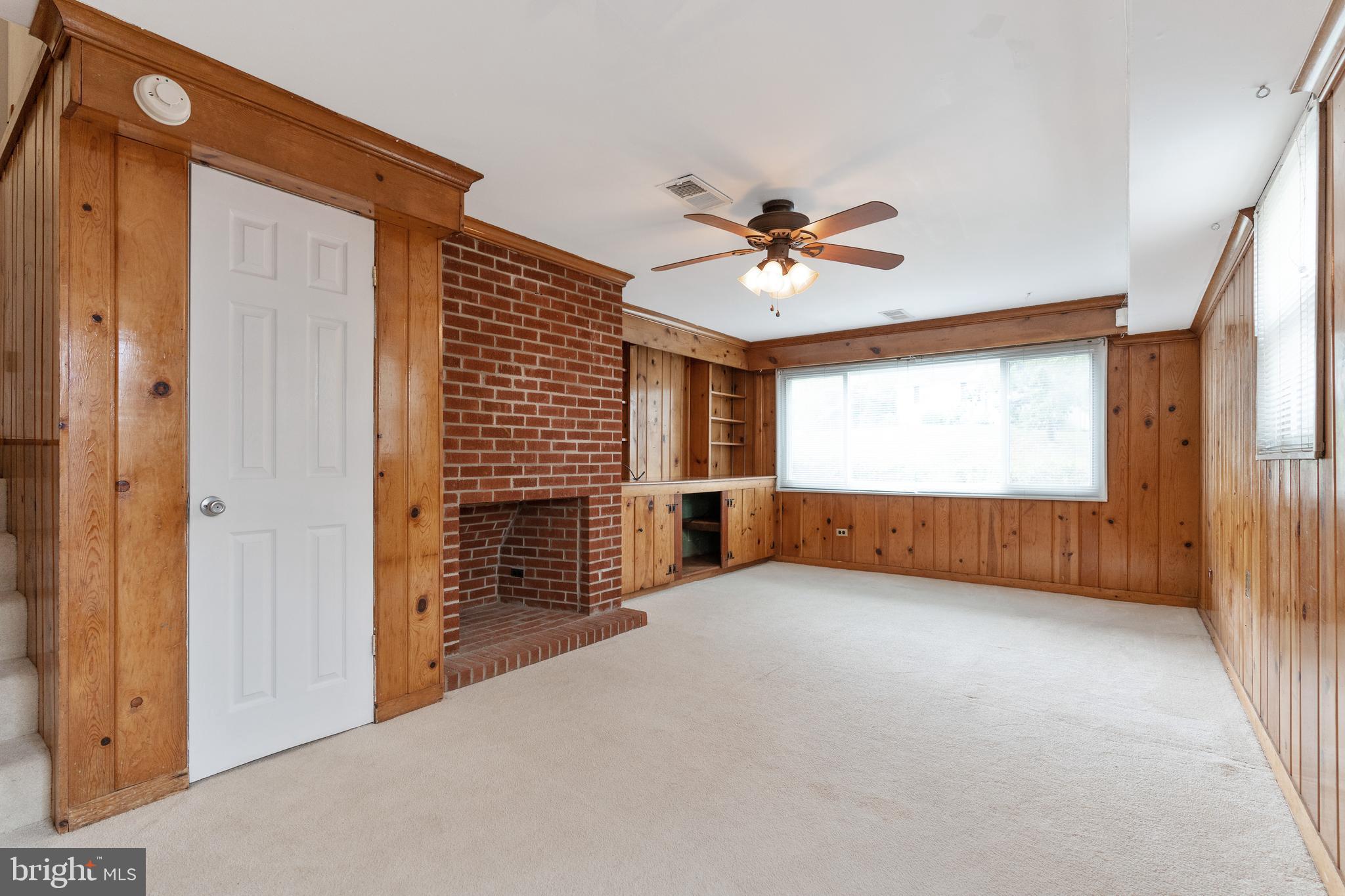 RIVERDALE WOODS - Residential Lease