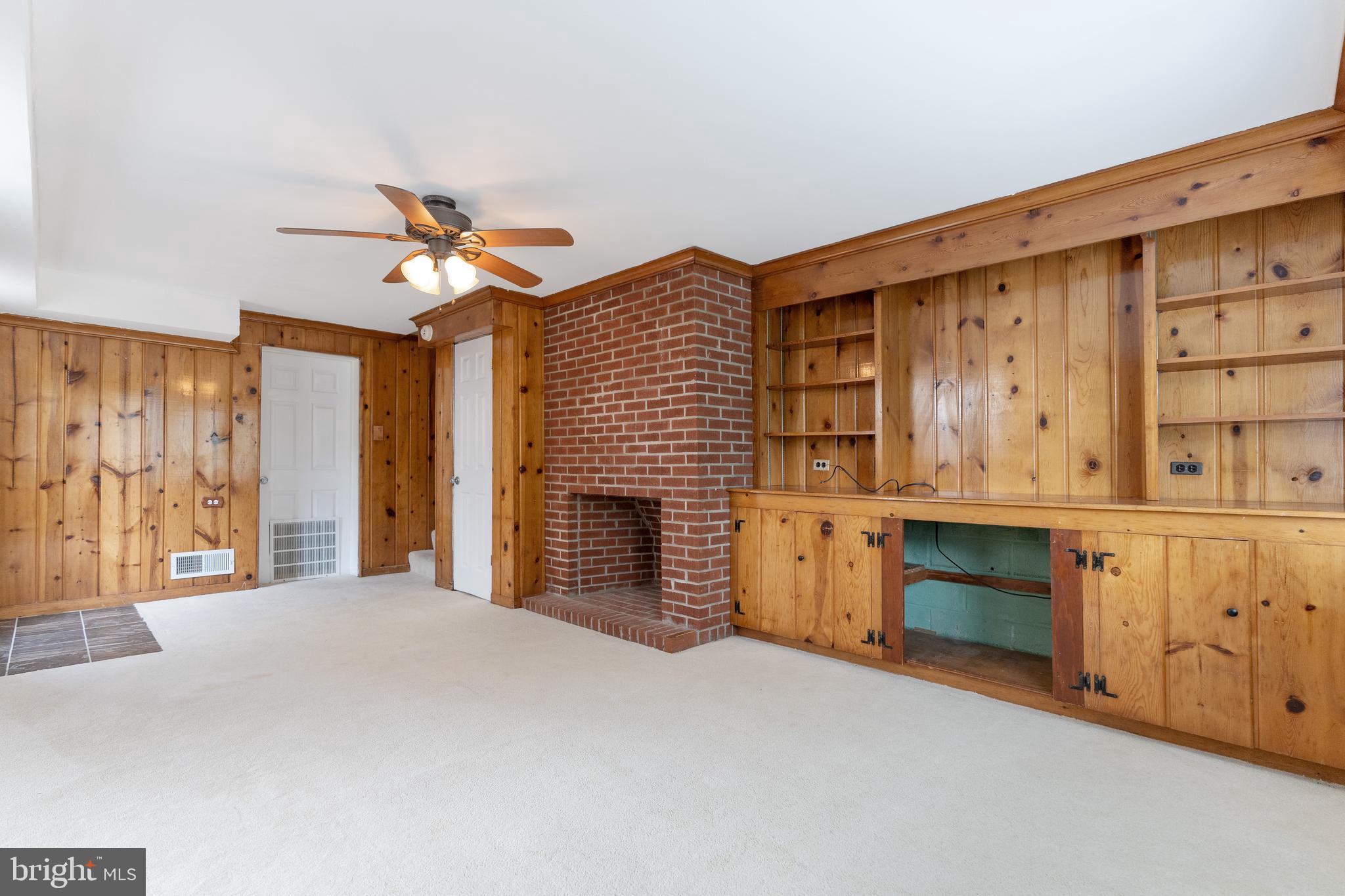 RIVERDALE WOODS - Residential Lease