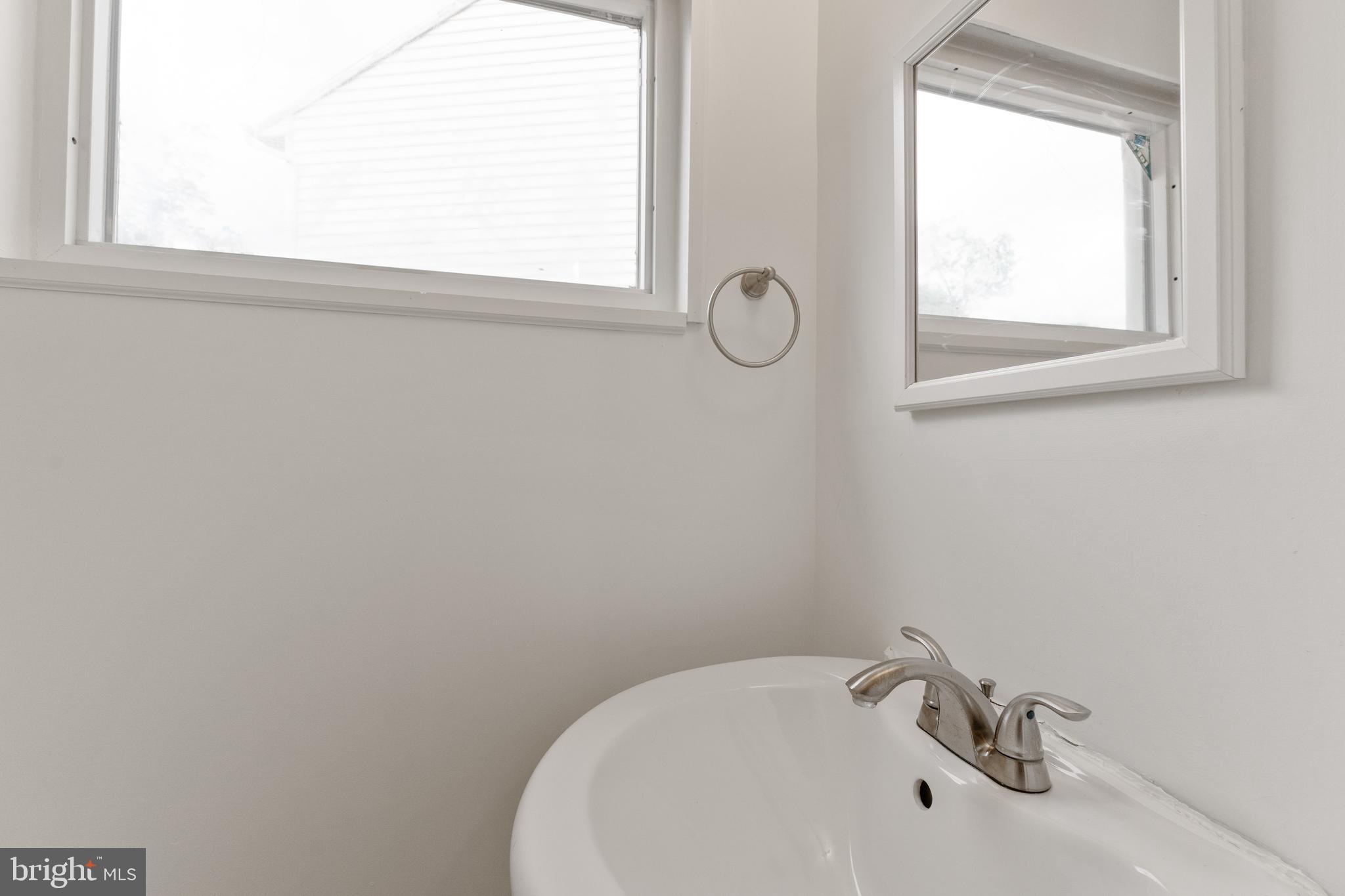 RIVERDALE WOODS - Residential Lease