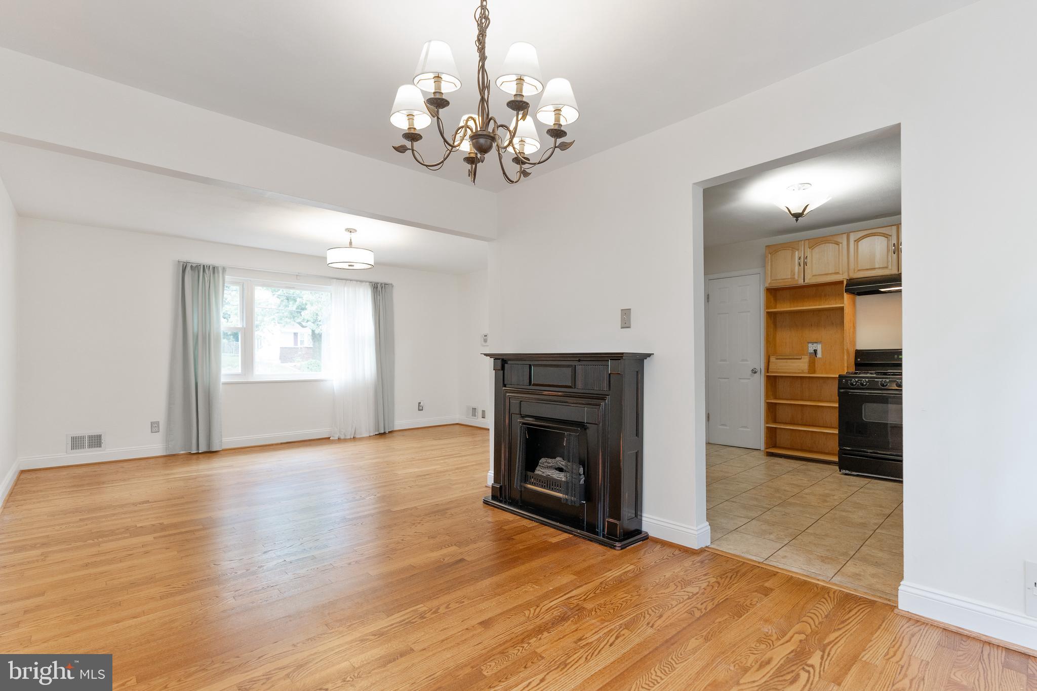 RIVERDALE WOODS - Residential Lease