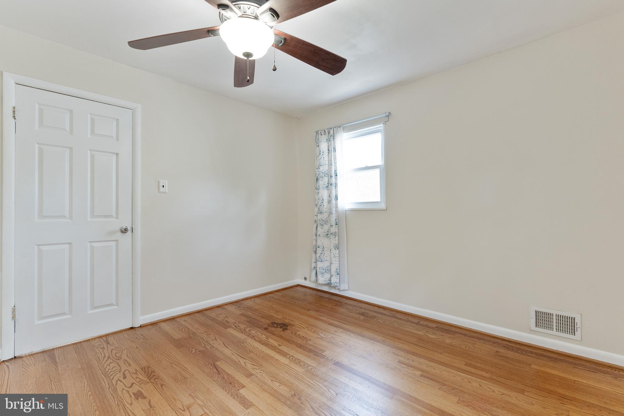 RIVERDALE WOODS - Residential Lease