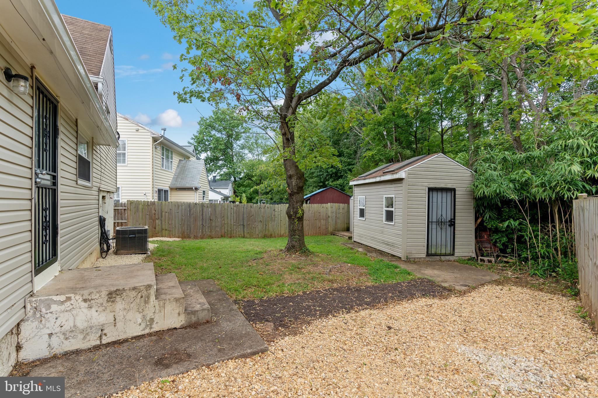 RIVERDALE WOODS - Residential Lease