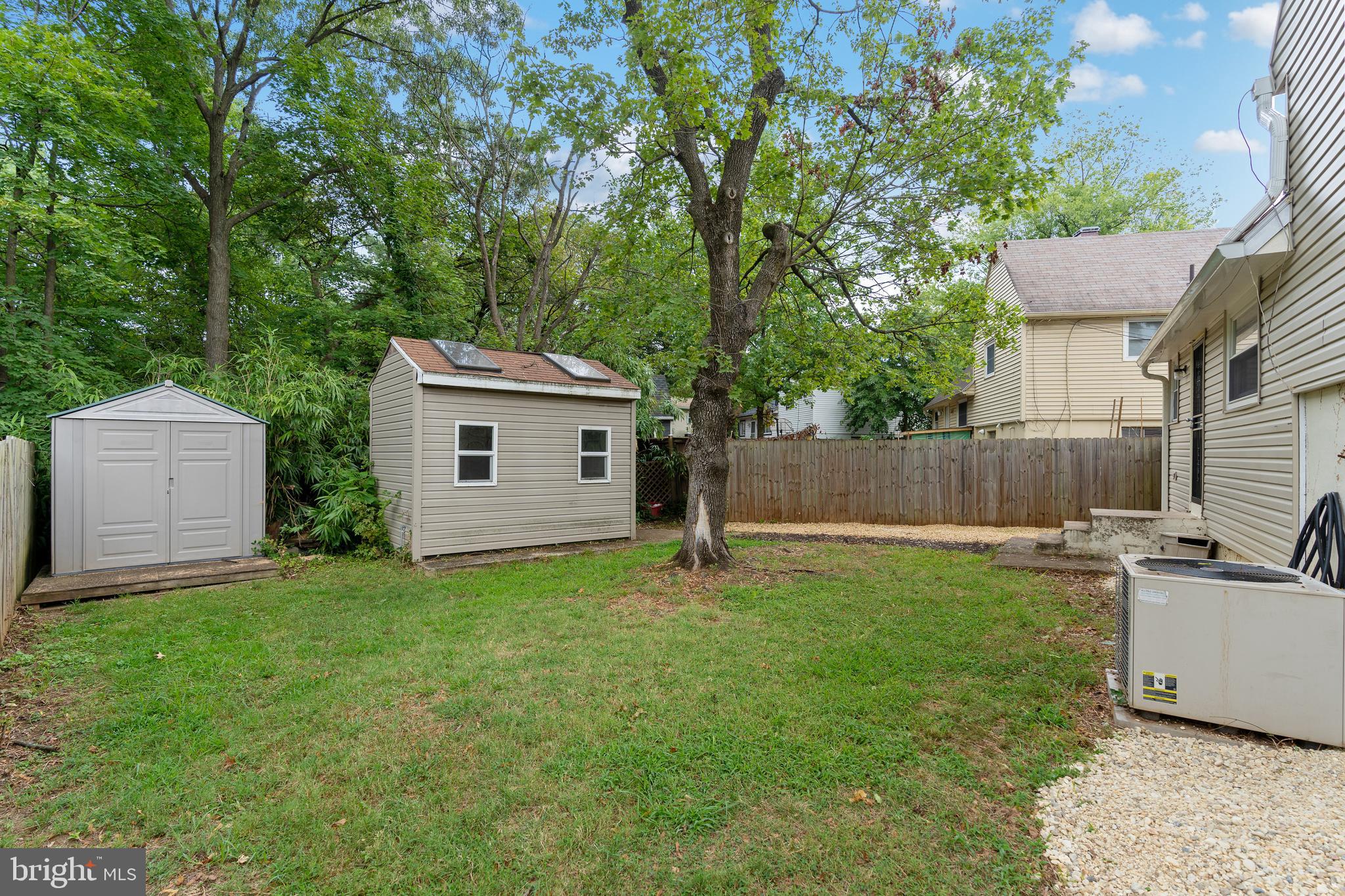 RIVERDALE WOODS - Residential Lease