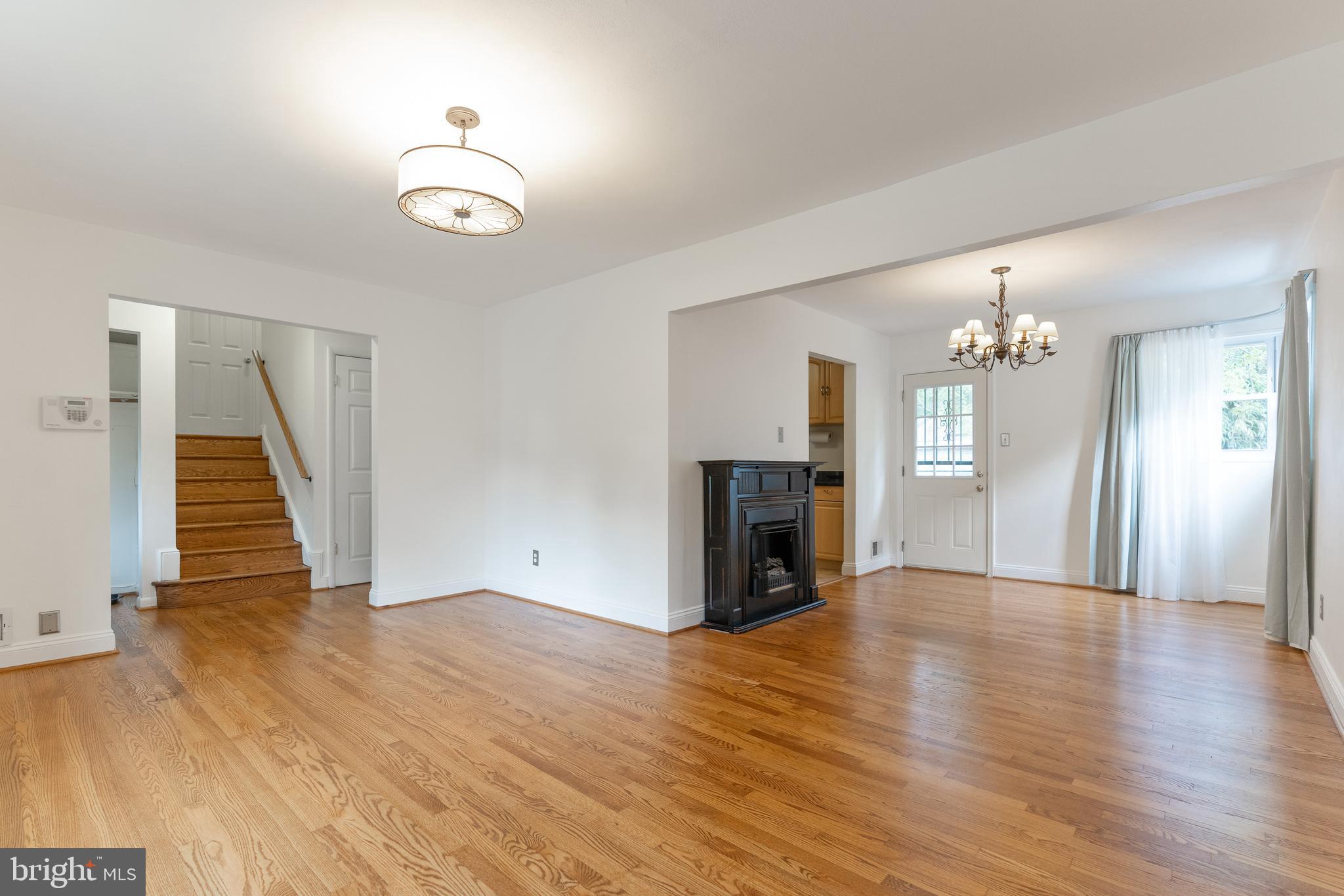 RIVERDALE WOODS - Residential Lease