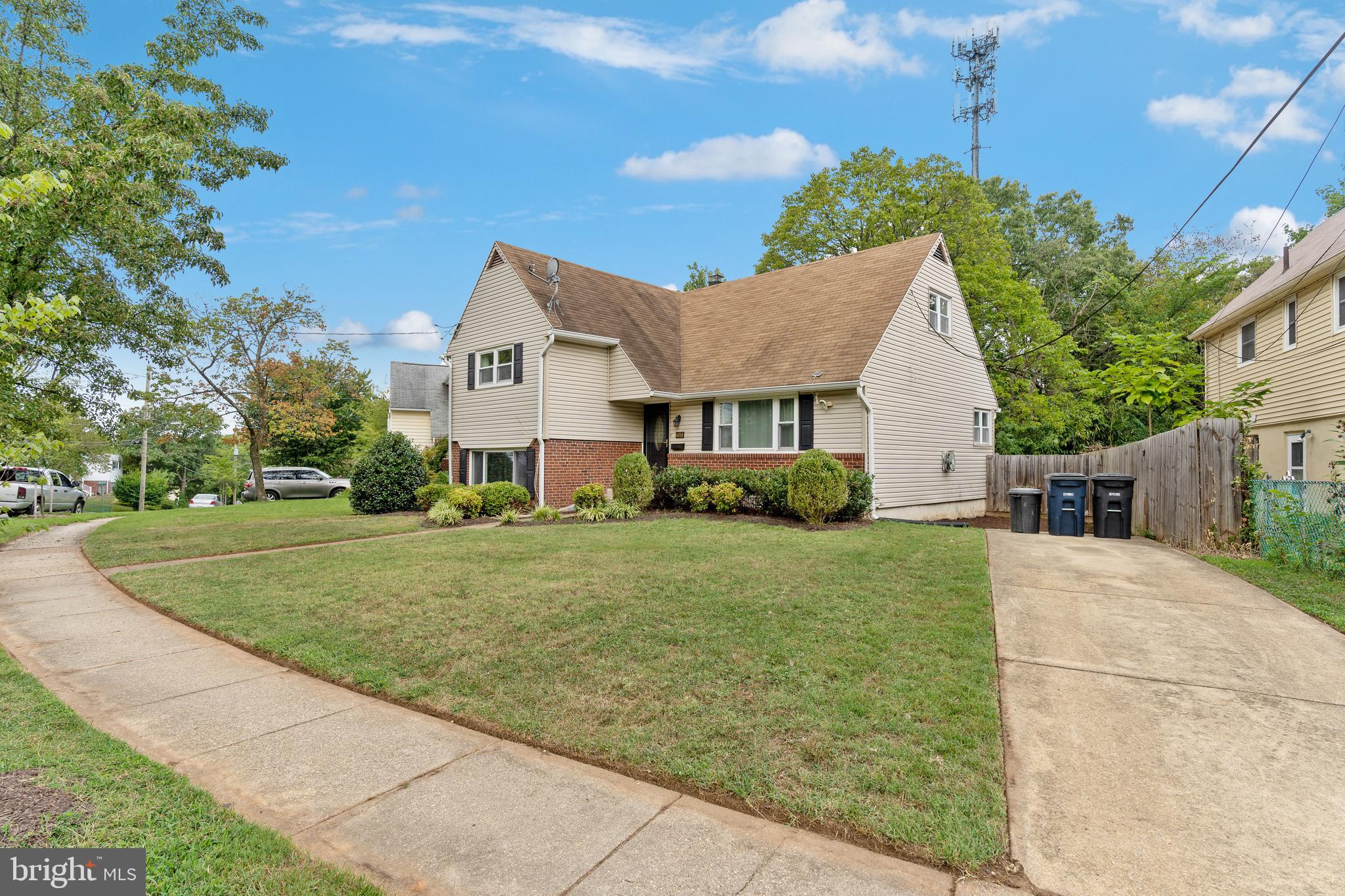 RIVERDALE WOODS - Residential Lease