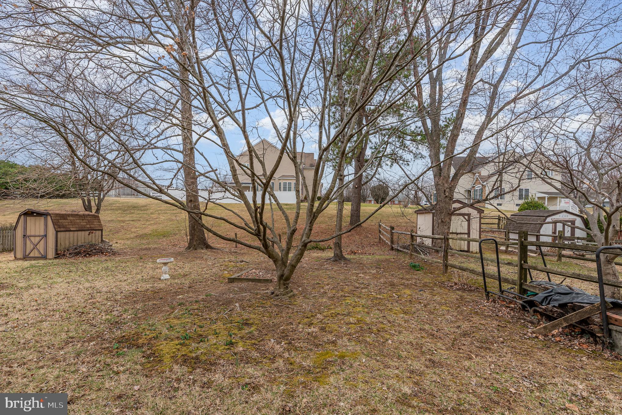 SEVEN COURTS - Residential