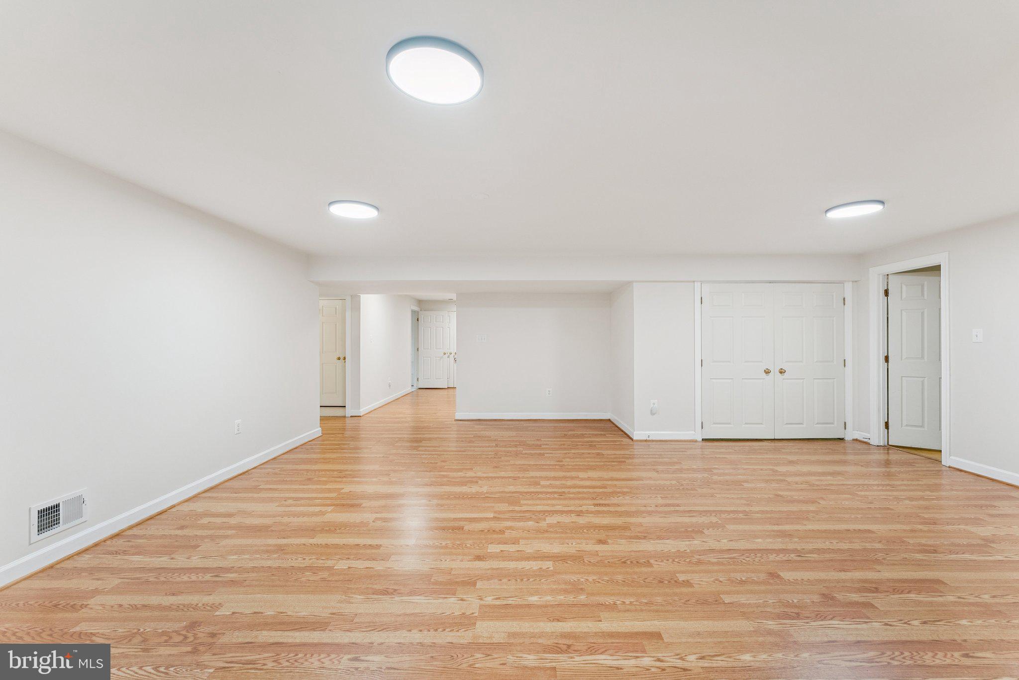 HAMPTON WOODS - Residential Lease