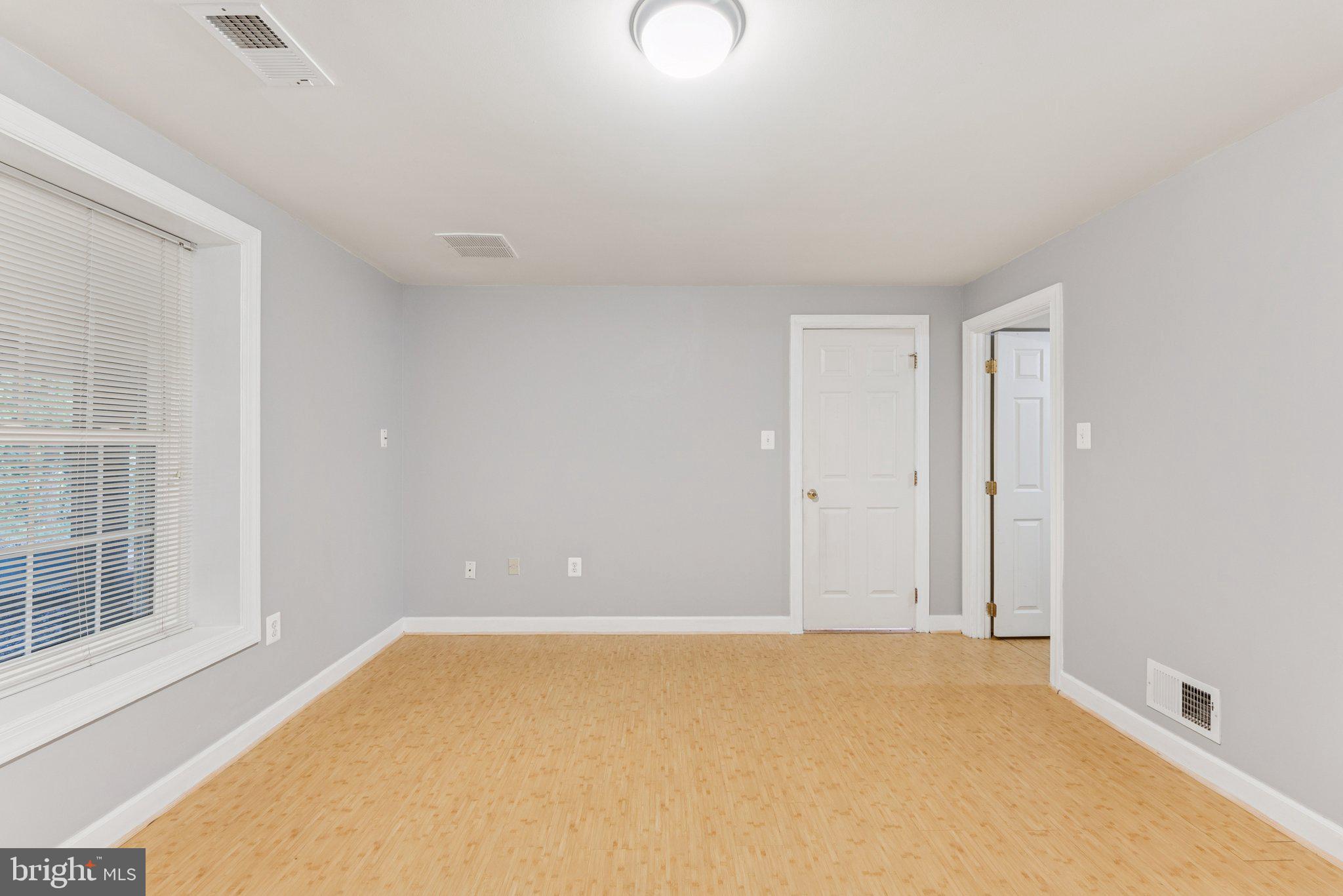 HAMPTON WOODS - Residential Lease