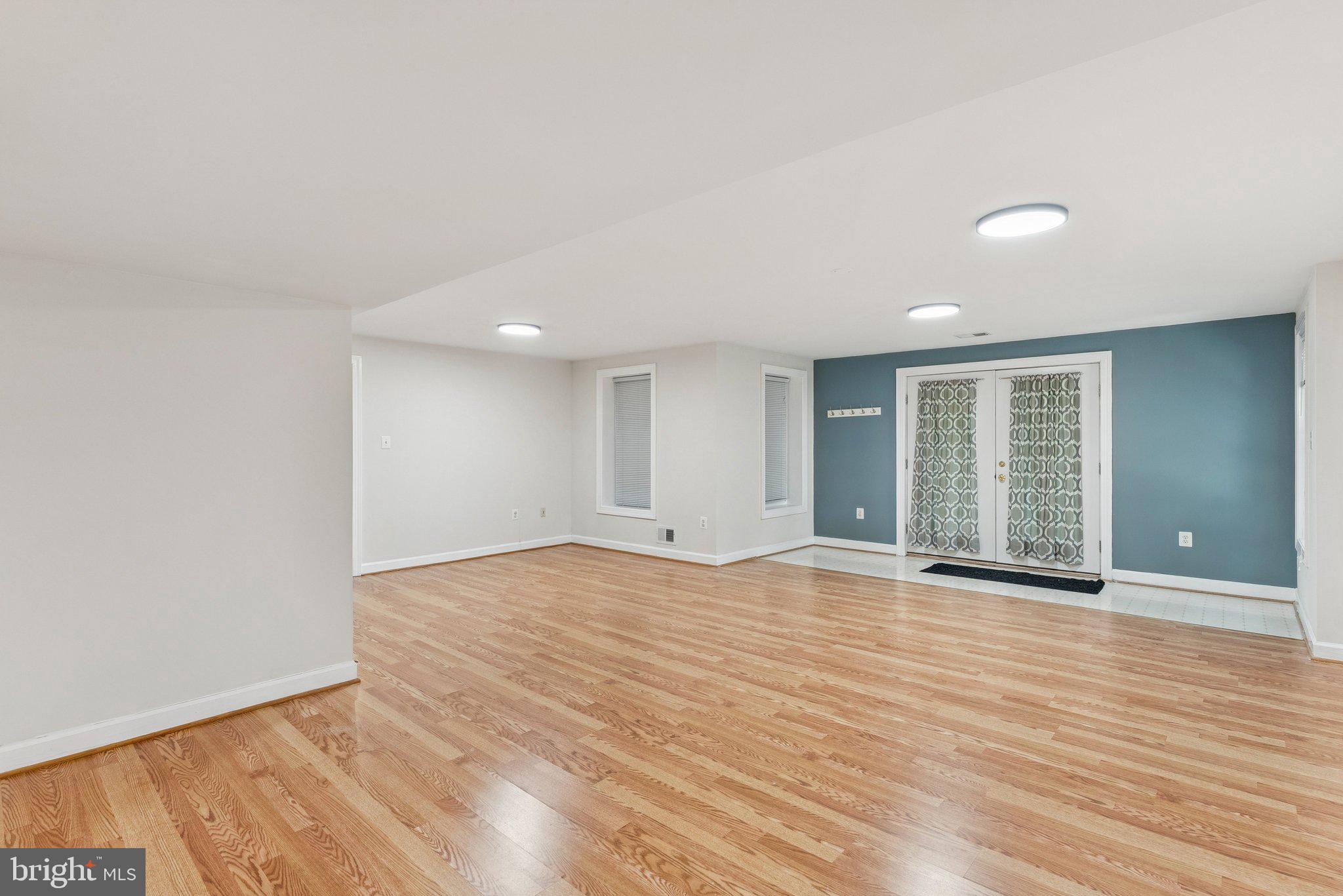 HAMPTON WOODS - Residential Lease