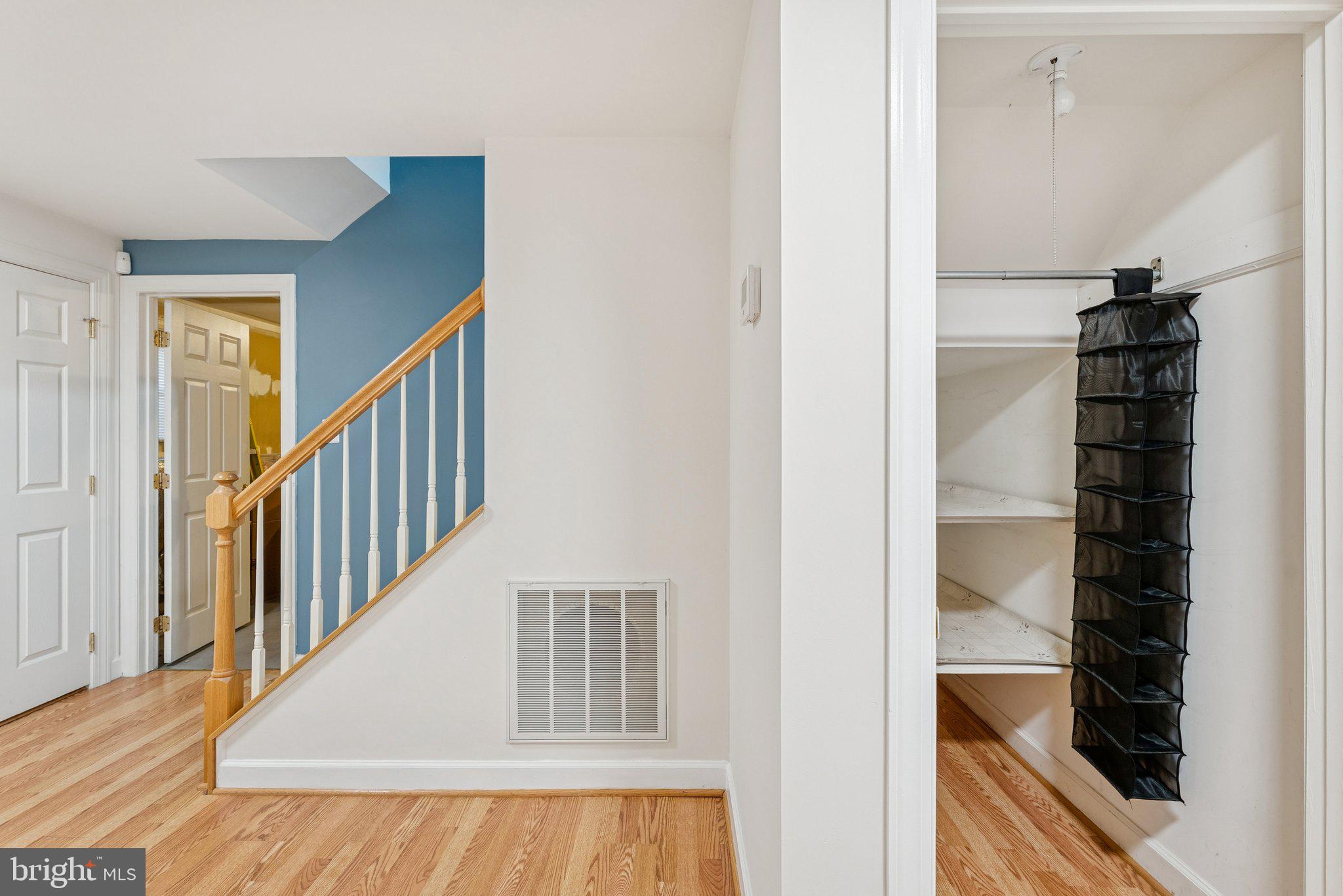 HAMPTON WOODS - Residential Lease