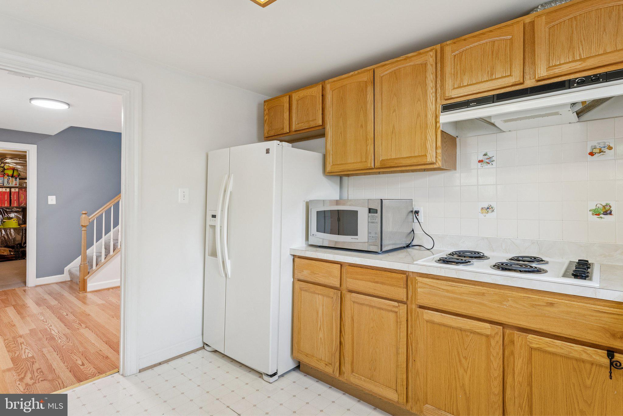 HAMPTON WOODS - Residential Lease