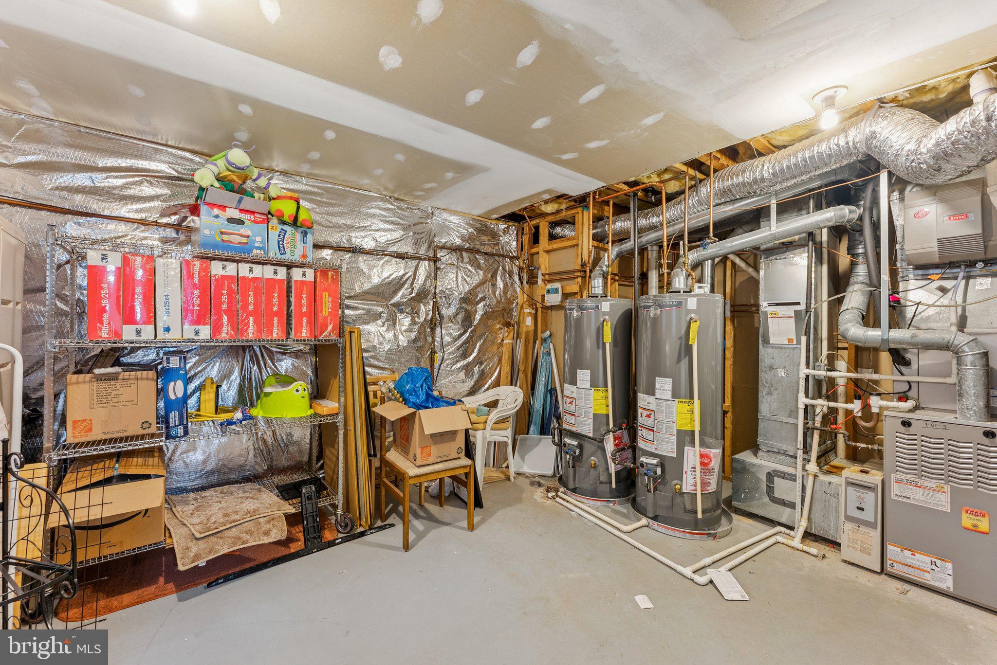 HAMPTON WOODS - Residential Lease