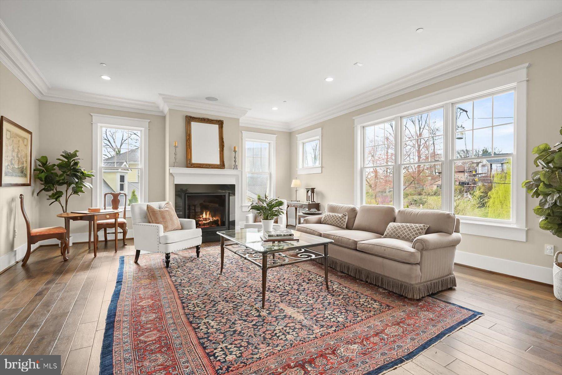 HIGH POINT - Residential