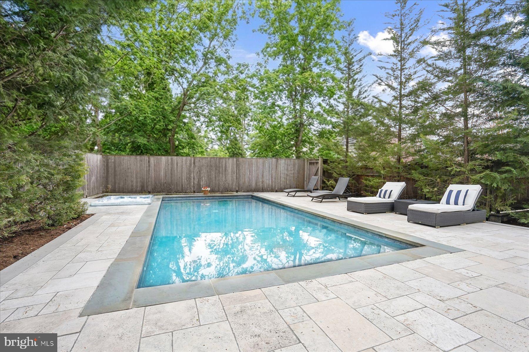 HIGH POINT - Residential