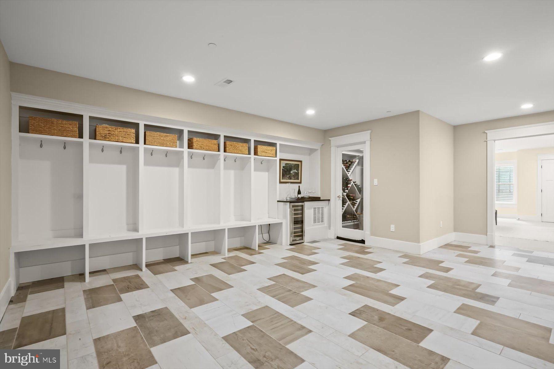 HIGH POINT - Residential