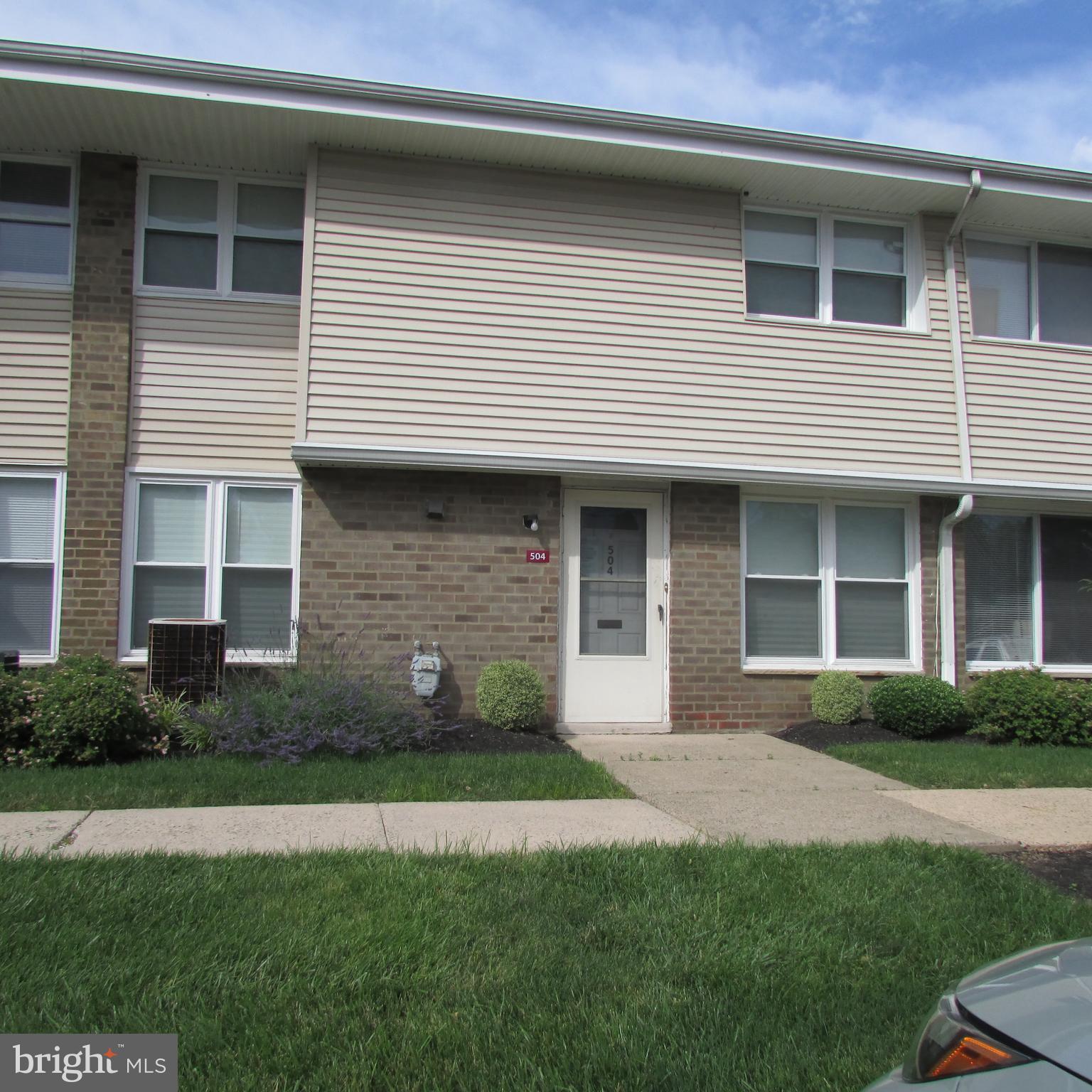 Condo in need of complete rehab. The seller is selling as-is. Cash or Hard Money Loan. The unit being sold has to be owner-occupied.