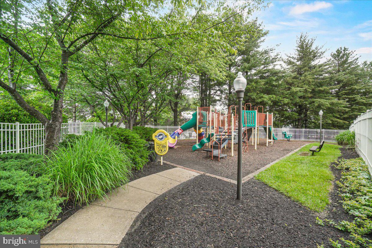 BUCKINGHAM CONDOMINIUMS - Residential