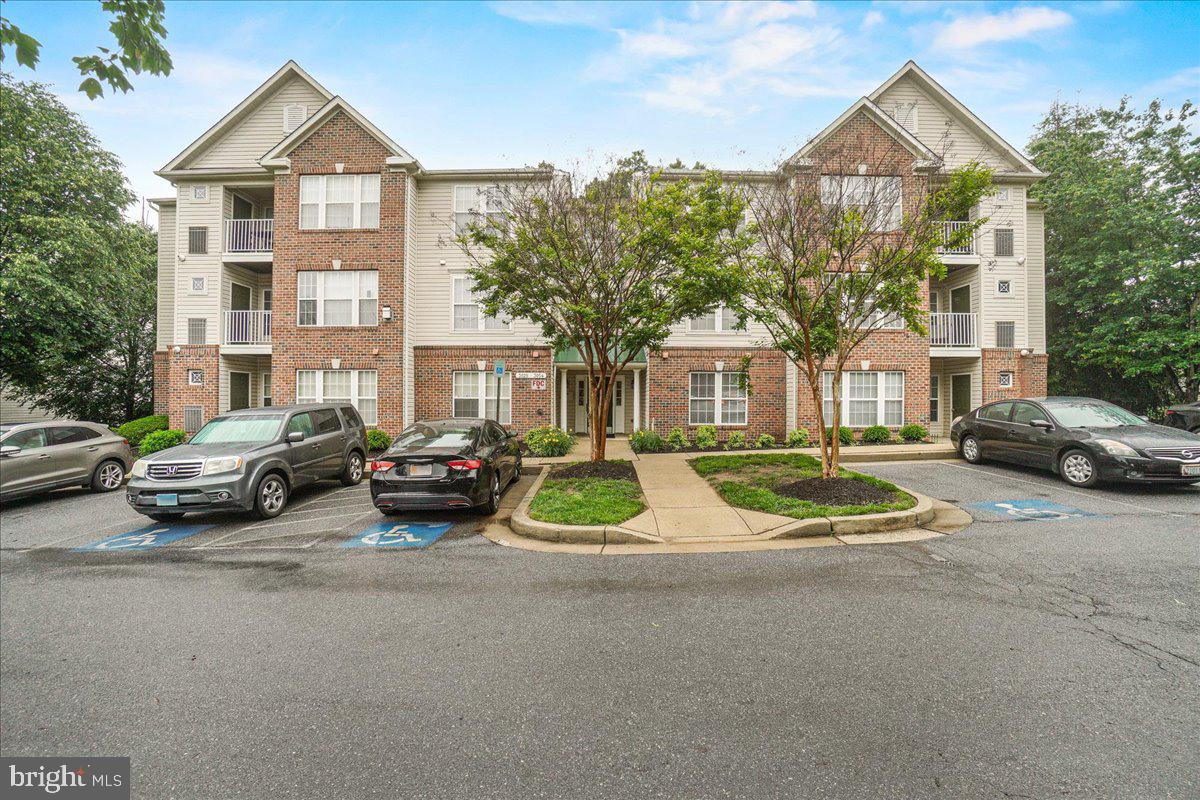 BUCKINGHAM CONDOMINIUMS - Residential