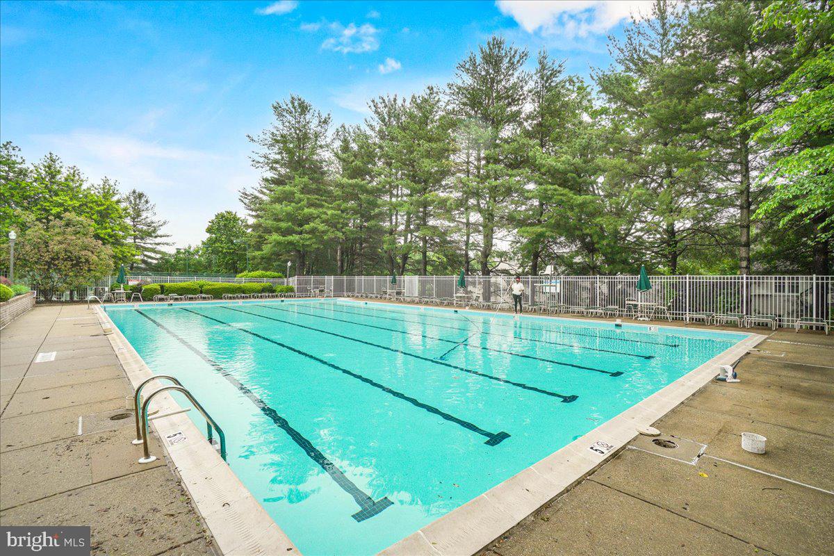 BUCKINGHAM CONDOMINIUMS - Residential