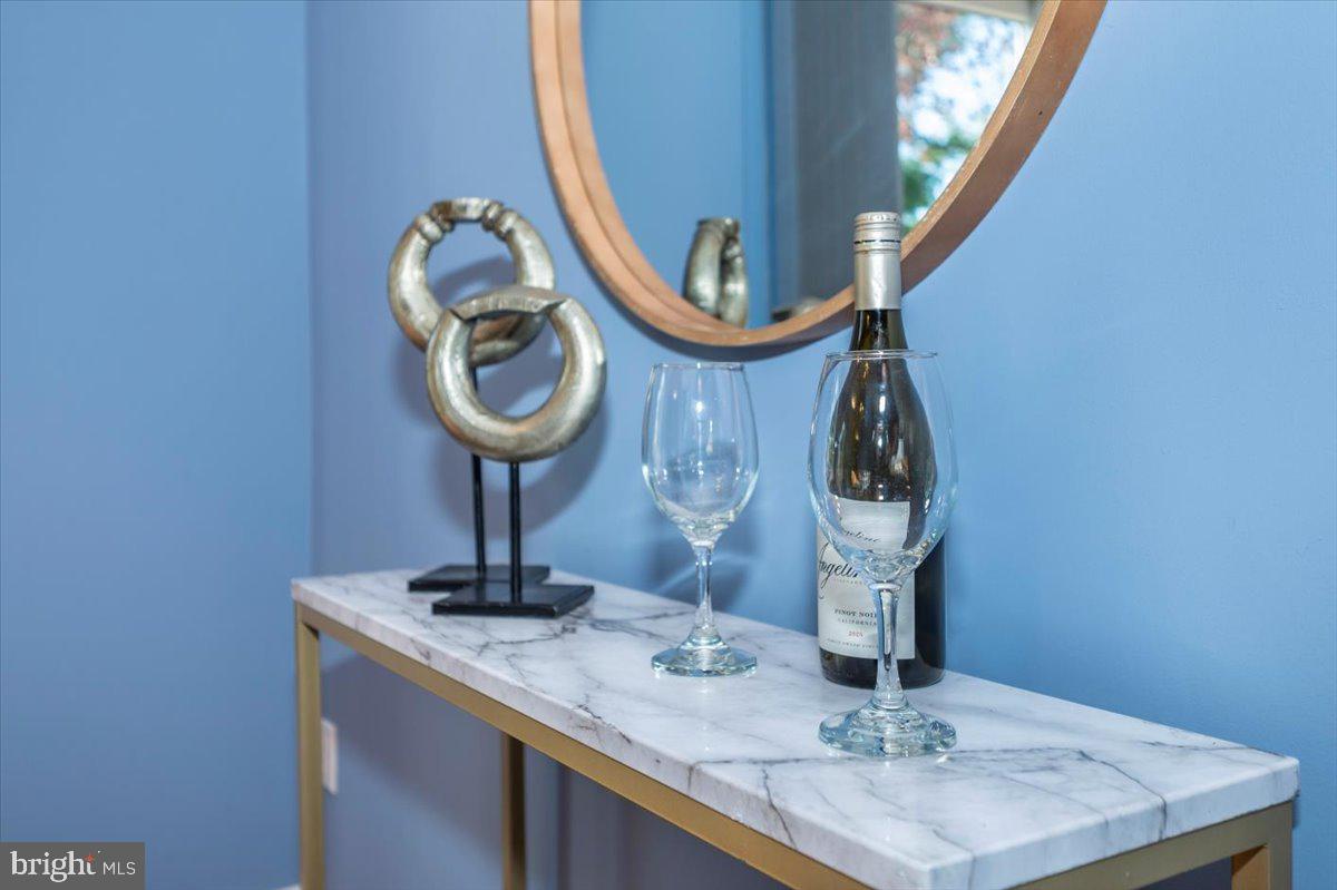 QUINCE ORCHARD MANOR - Residential